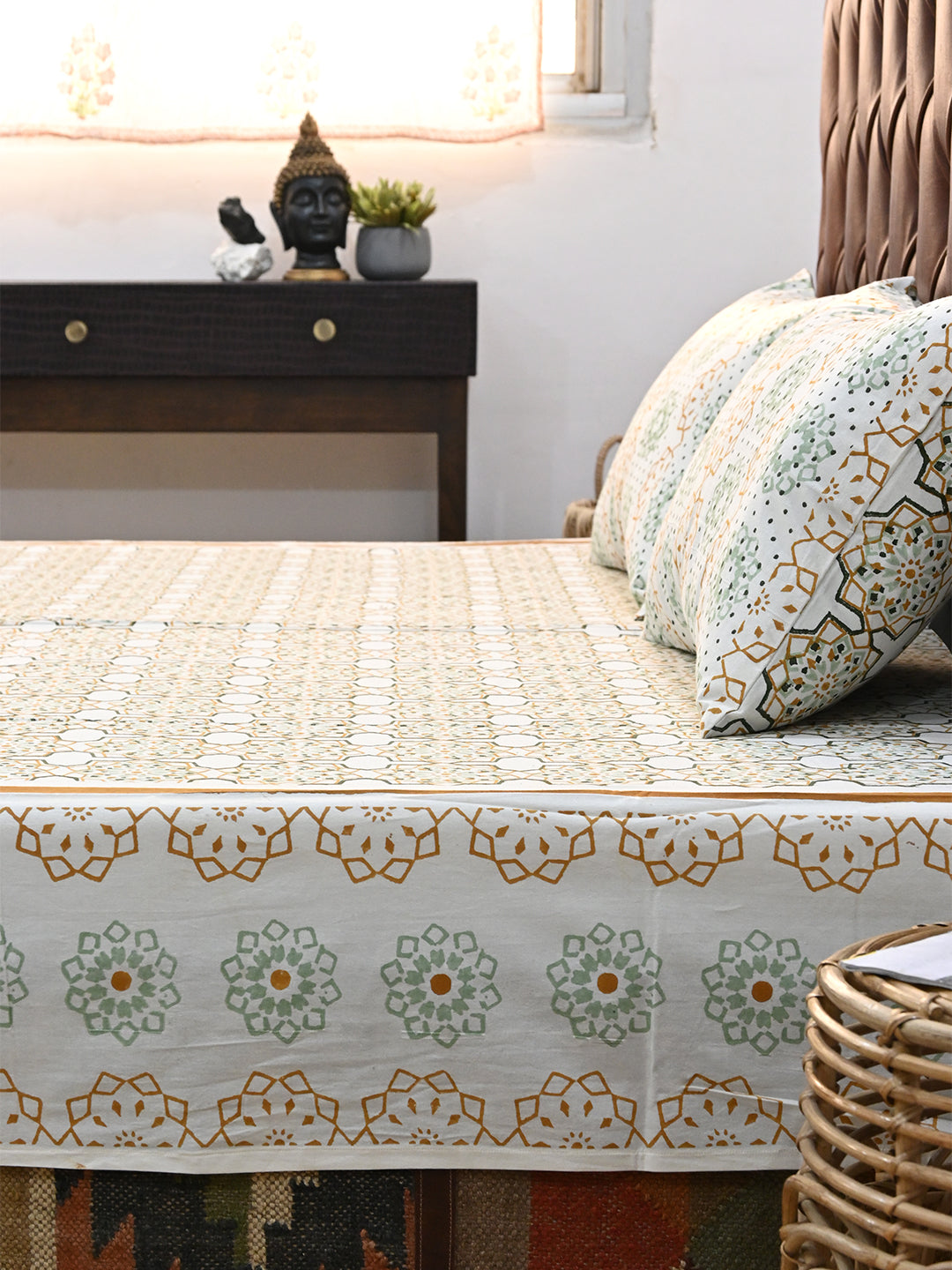 MUGHAL JHAROKHA COTTON BLOCK PRINTED DOUBLE BEDSHEET WITH PILLOW - ART AVENUE