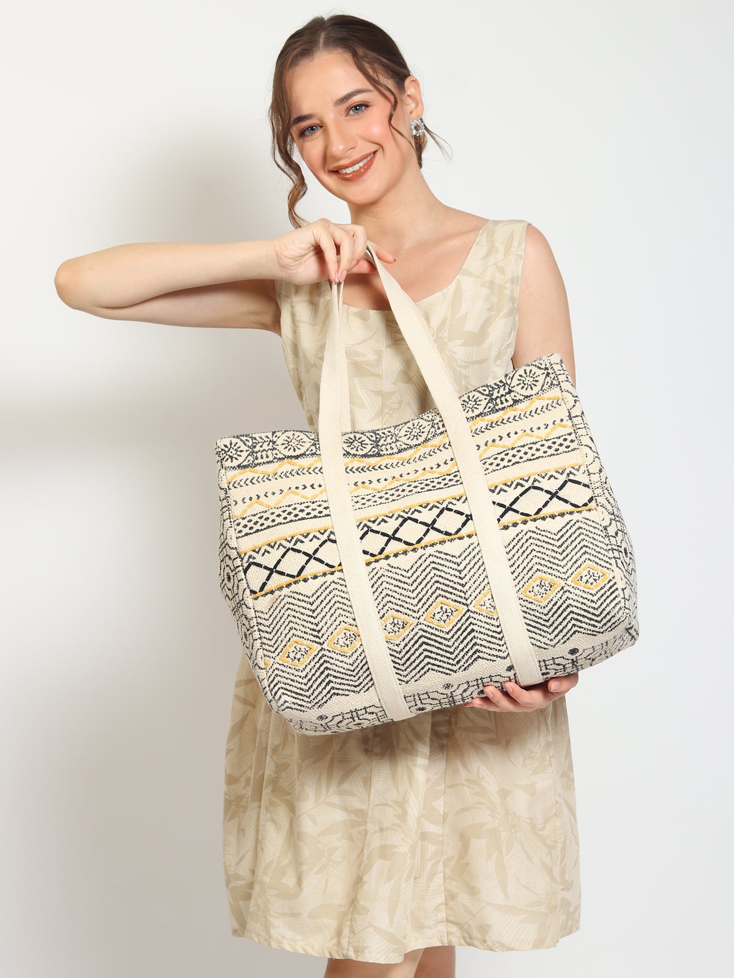 Banias tote bag handle detail — Art Avenue