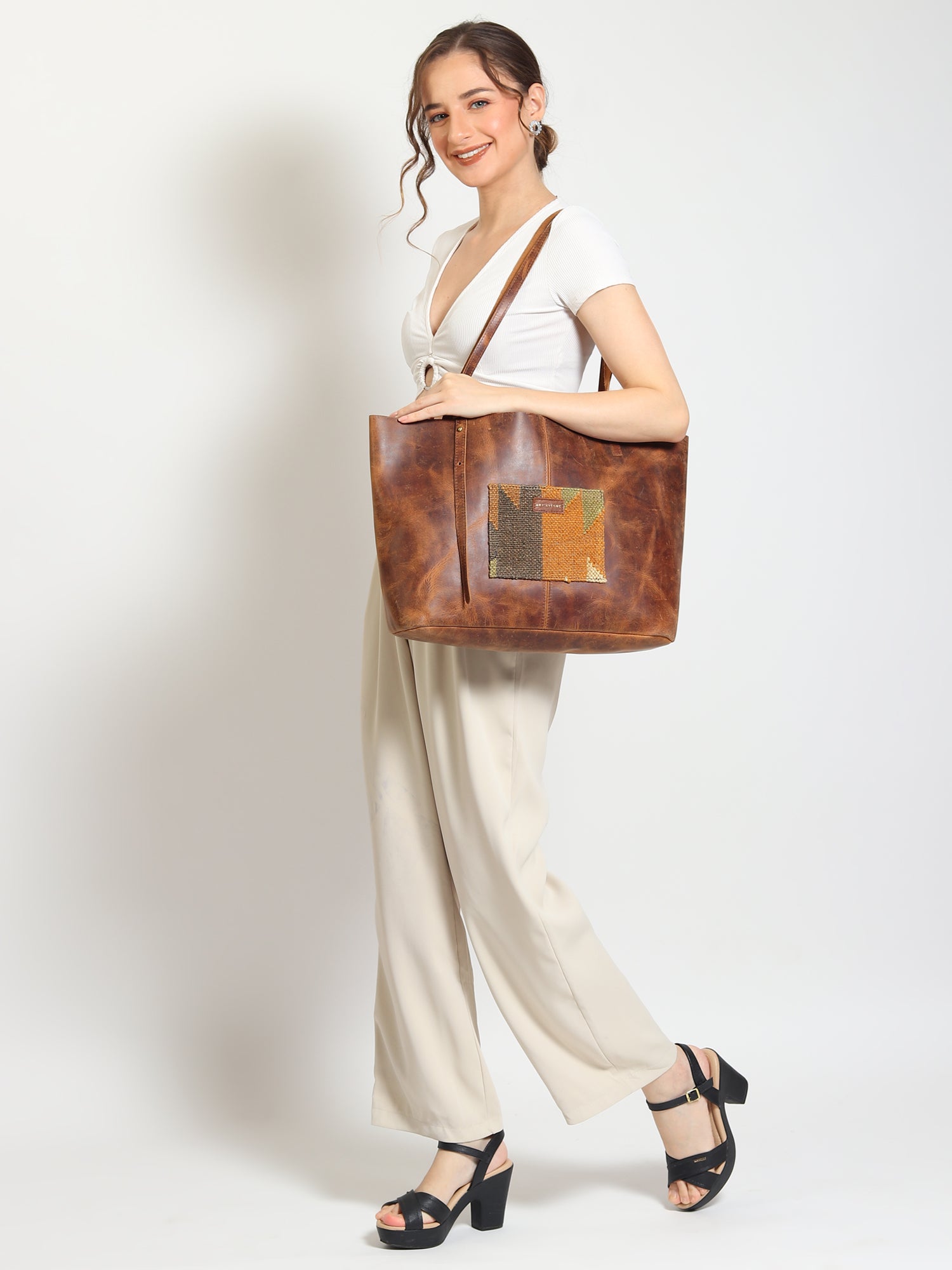 Avarice leather tote bag, second view — Art Avenue
