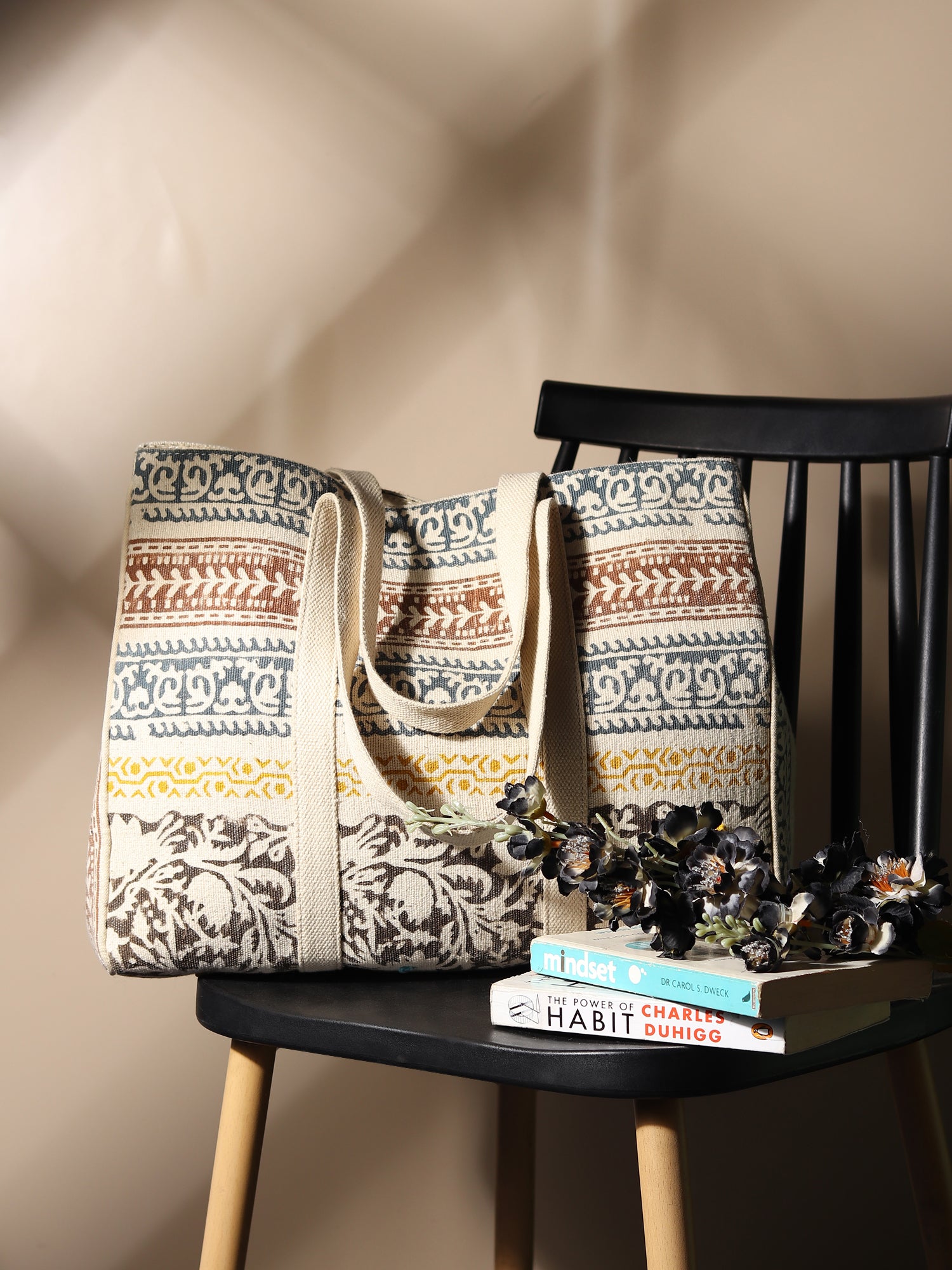 Dikt cotton tote bag lifestyle — Art Avenue