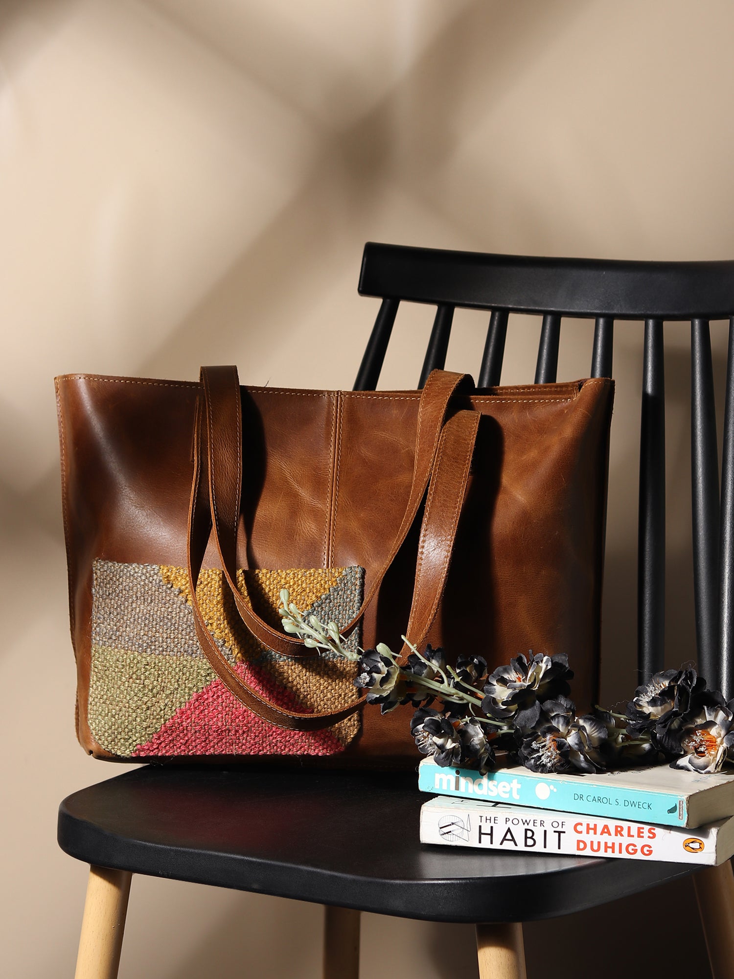 Ezra leather handbag interior — Art Avenue