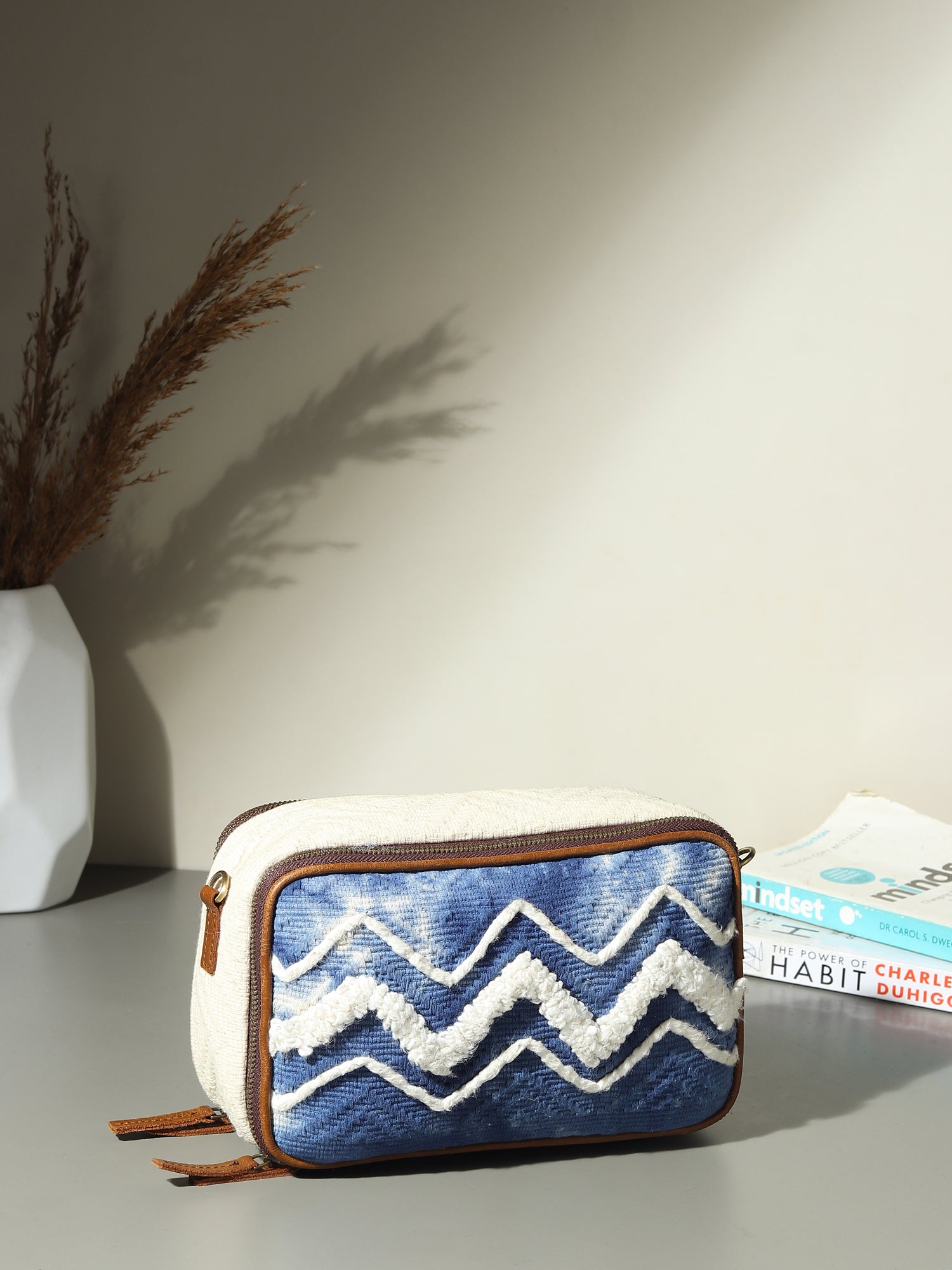 Luigina sling bag second view — Art Avenue