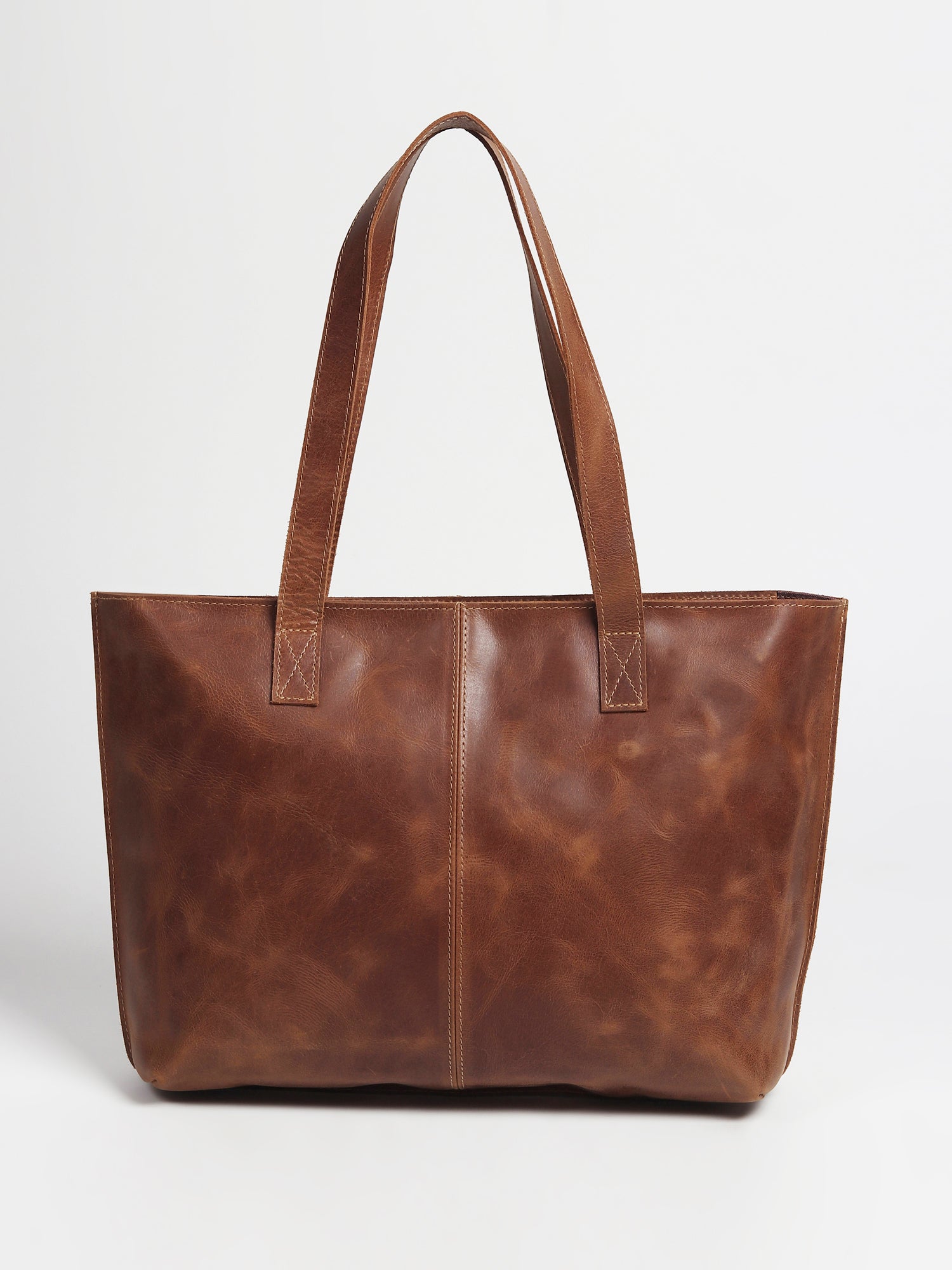 Ezra leather handbag hardware detail — Art Avenue