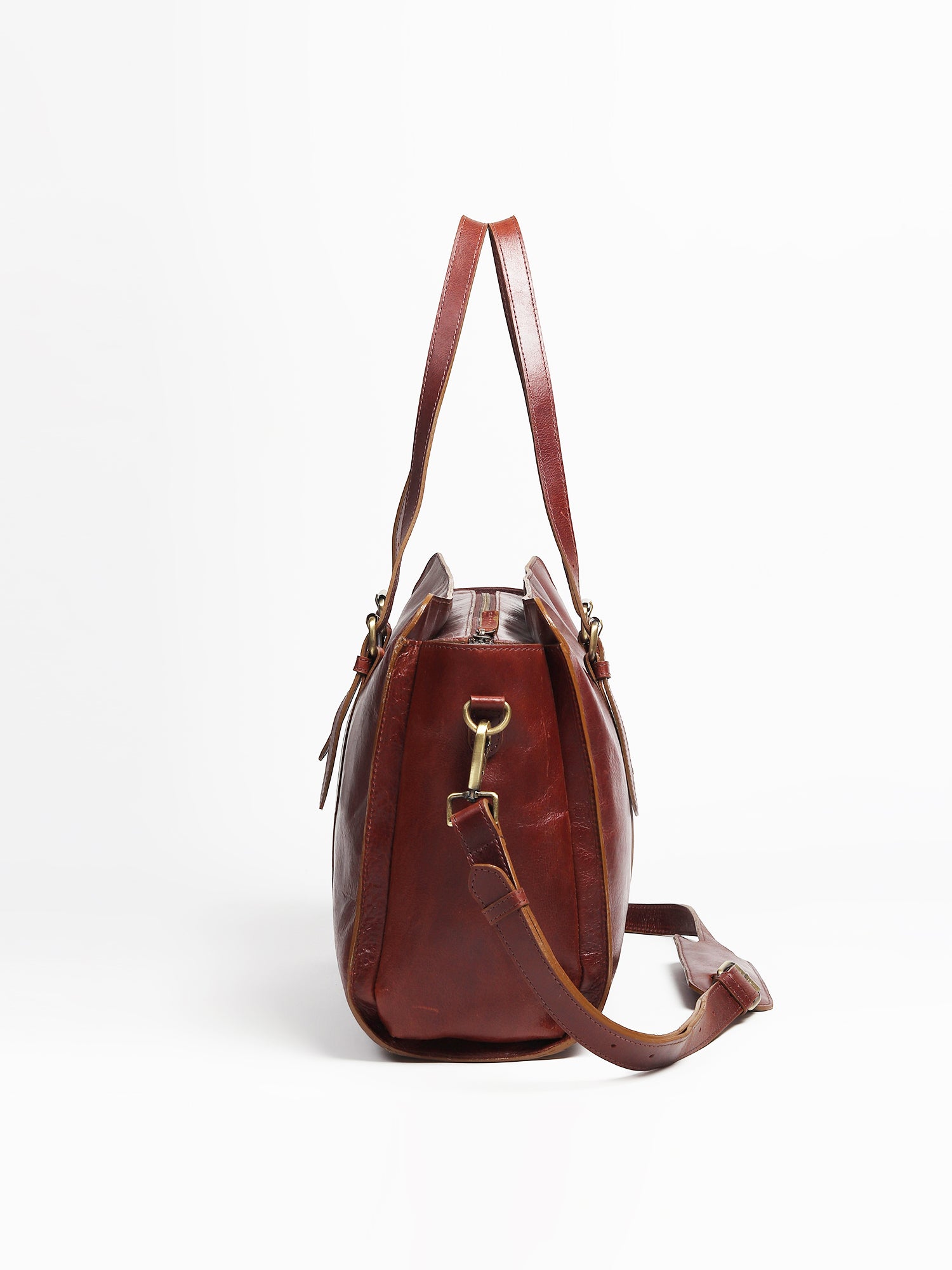 Adieu laptop bag hardware detail — Art Avenue
