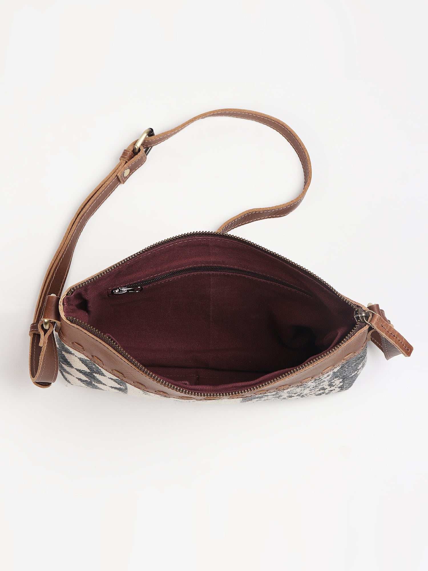 Charlotte sling bag lifestyle — Art Avenue