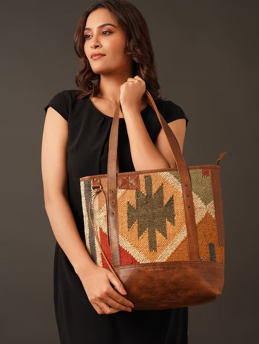 Aneur handbag alternate view — Art Avenue