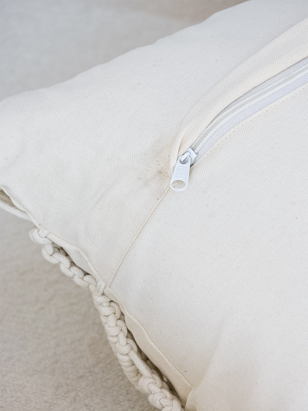 PRISSY - LUMBAR CUSHION COVER - ART AVENUE