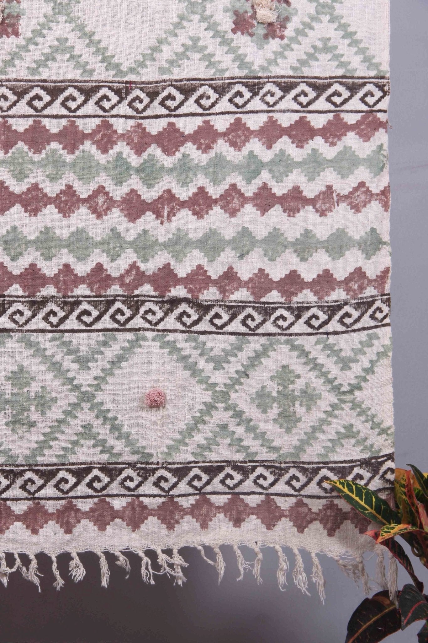 TENABLE - THROWS - ART AVENUE