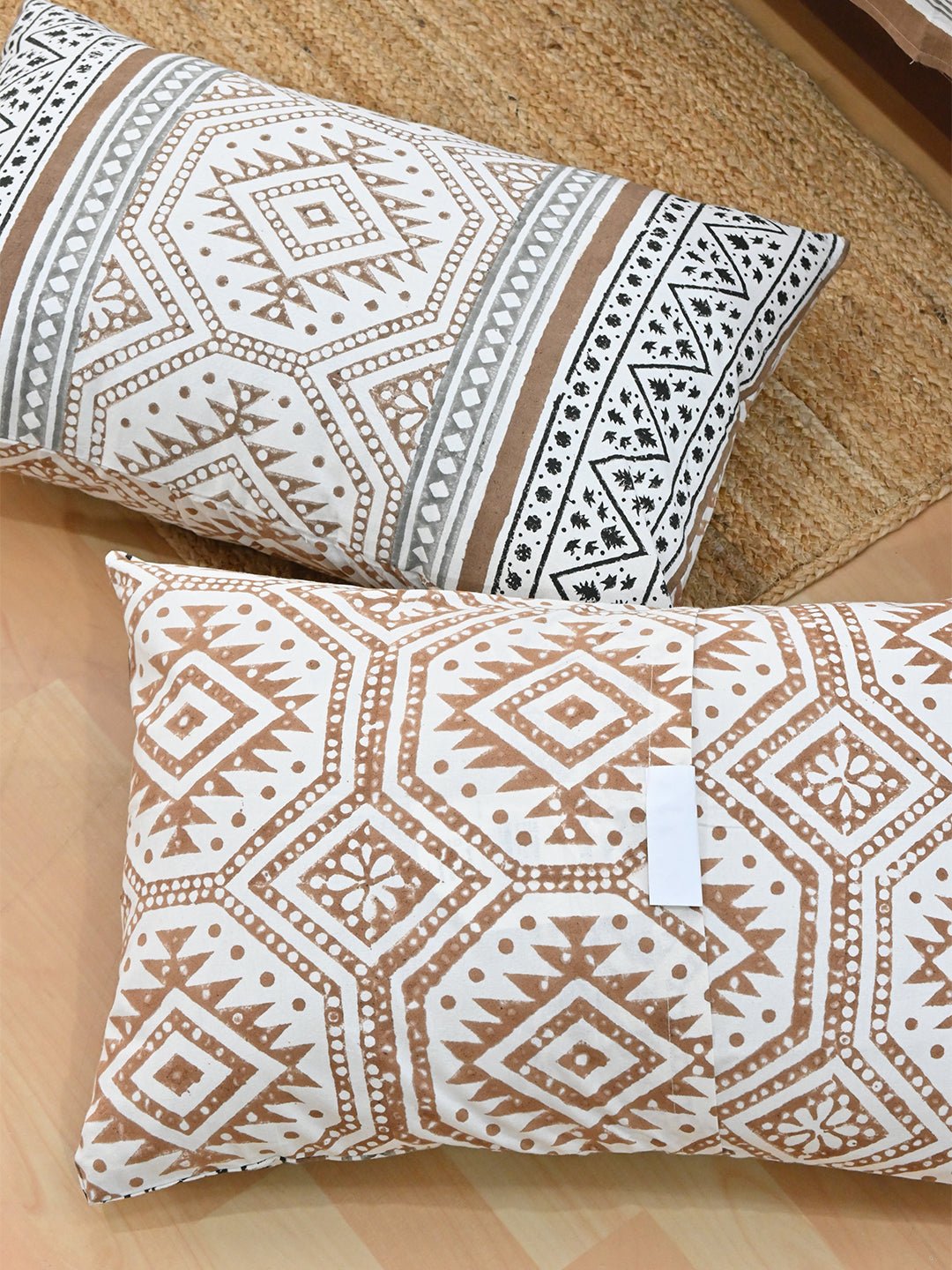 GEOMETRIC BROWN COTTON PRINTED DOUBLE BEDSHEET WITH PILLOW - ART AVENUE
