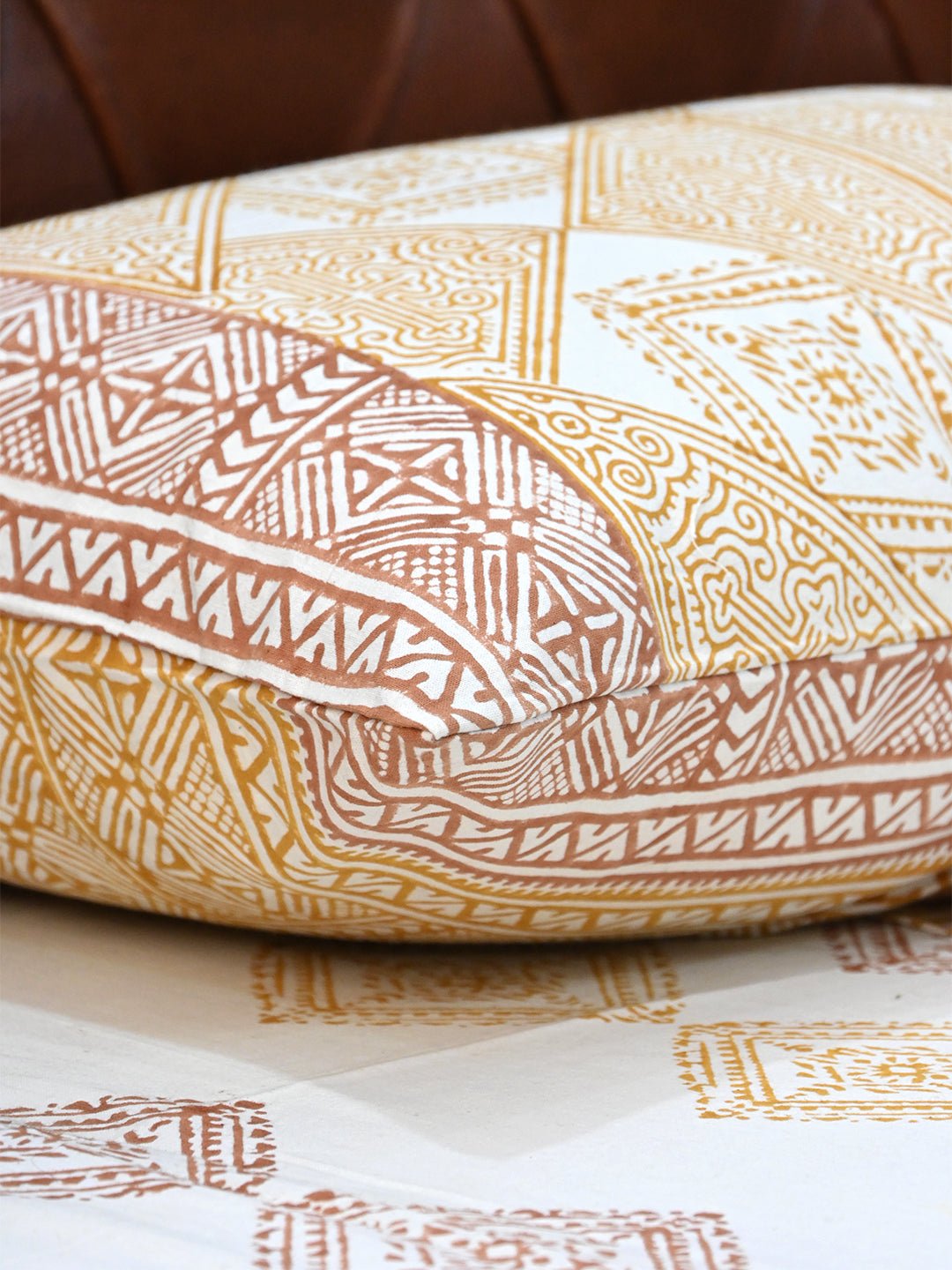 GEOMETRIC EARTHY TONE COTTON PRINTED DOUBLE BEDSHEET WITH PILLOW - ART AVENUE