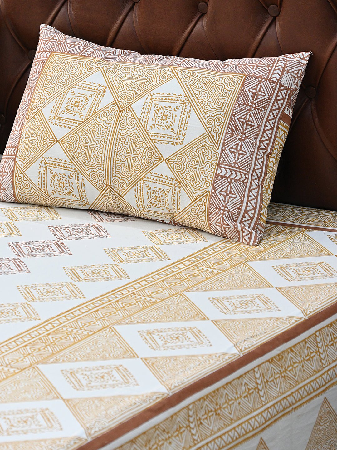 GEOMETRIC EARTHY TONE COTTON PRINTED DOUBLE BEDSHEET WITH PILLOW - ART AVENUE
