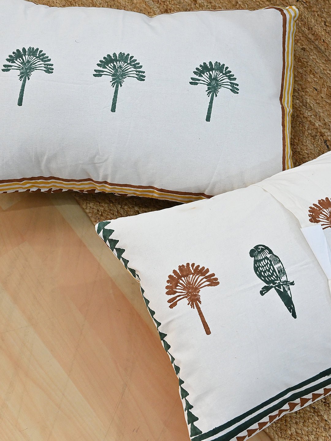 PALM TREE COTTON PRINTED DOUBLE BEDSHEET WITH PILLOW - ART AVENUE