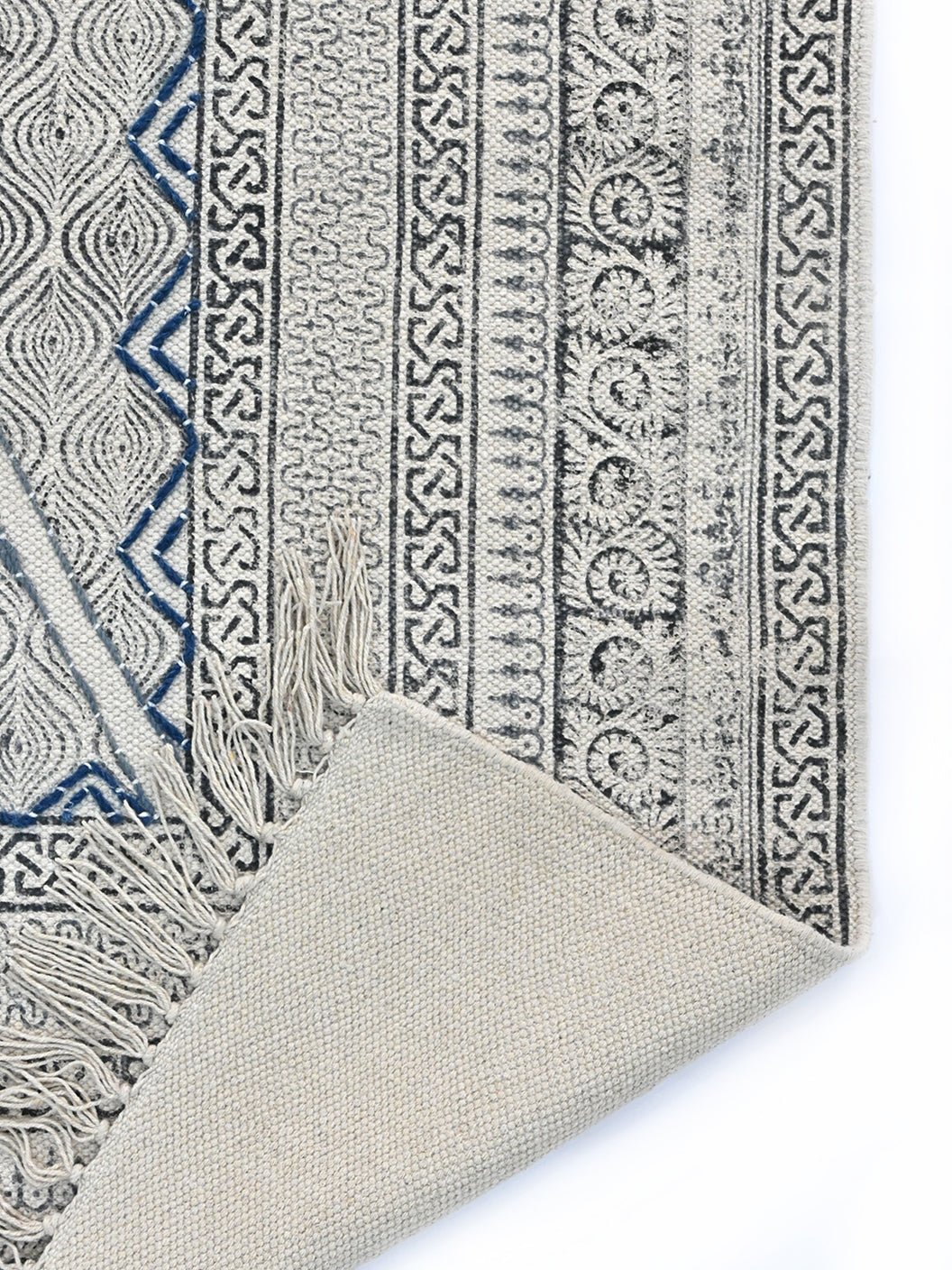 Scrawl Block-Printed Cotton Dhurrie Rug in White — Art Avenue