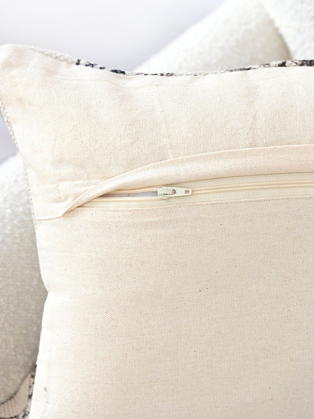 CASSIA-LUMBAR CUSHION COVER - ART AVENUE