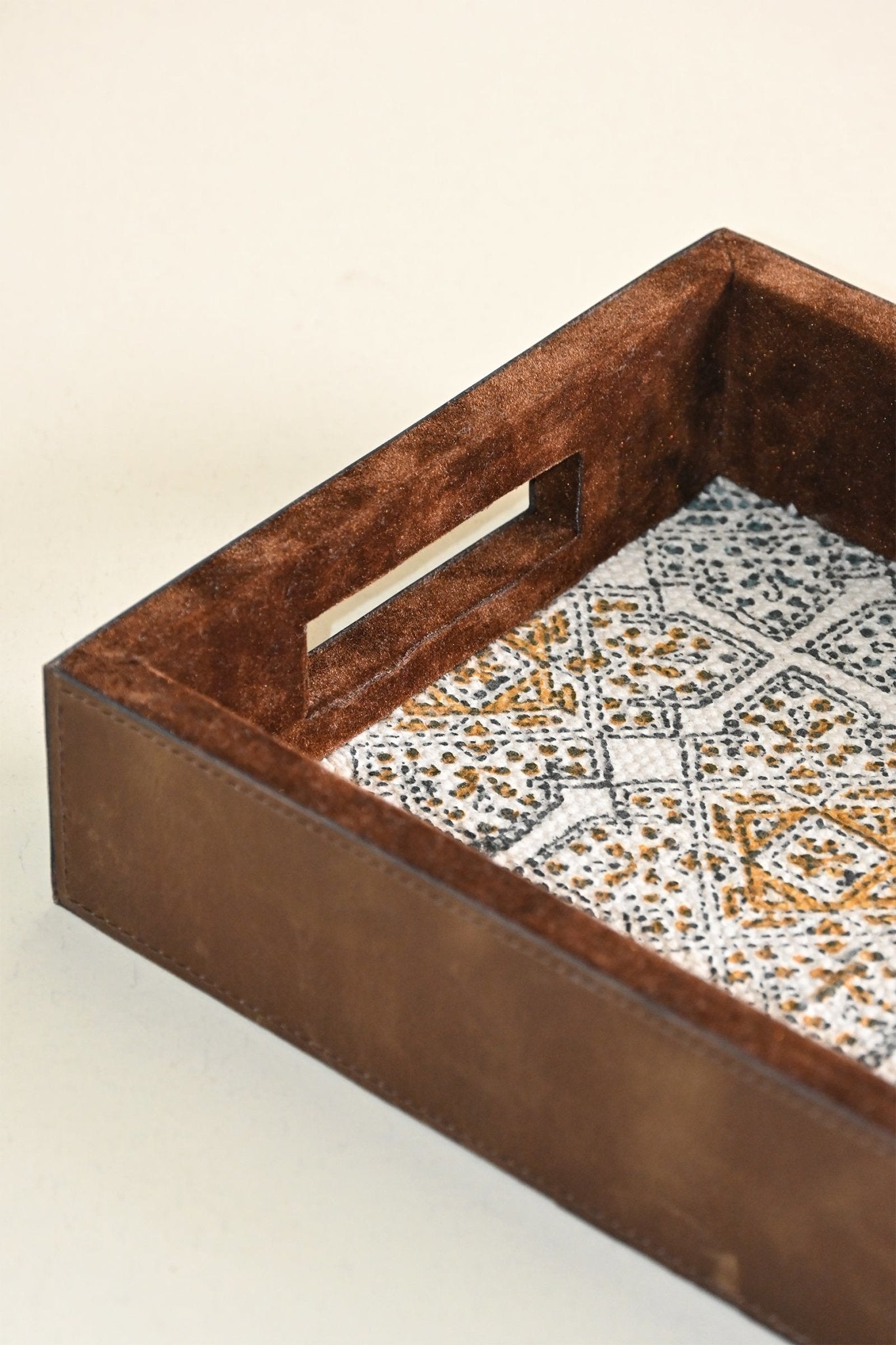 CARROTY - LEATHER & COTTON PRINTED DURRIE TRAY - ART AVENUE