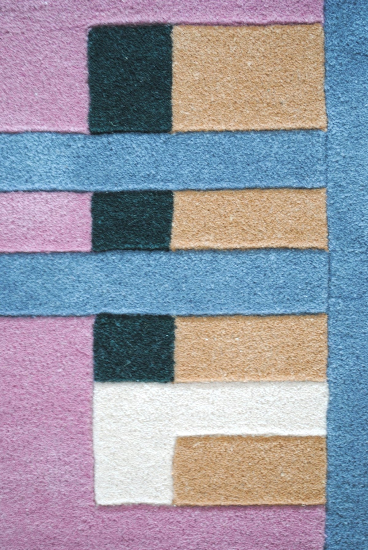 CHLORIS HANDTUFTED WOOL CARPET - ART AVENUE