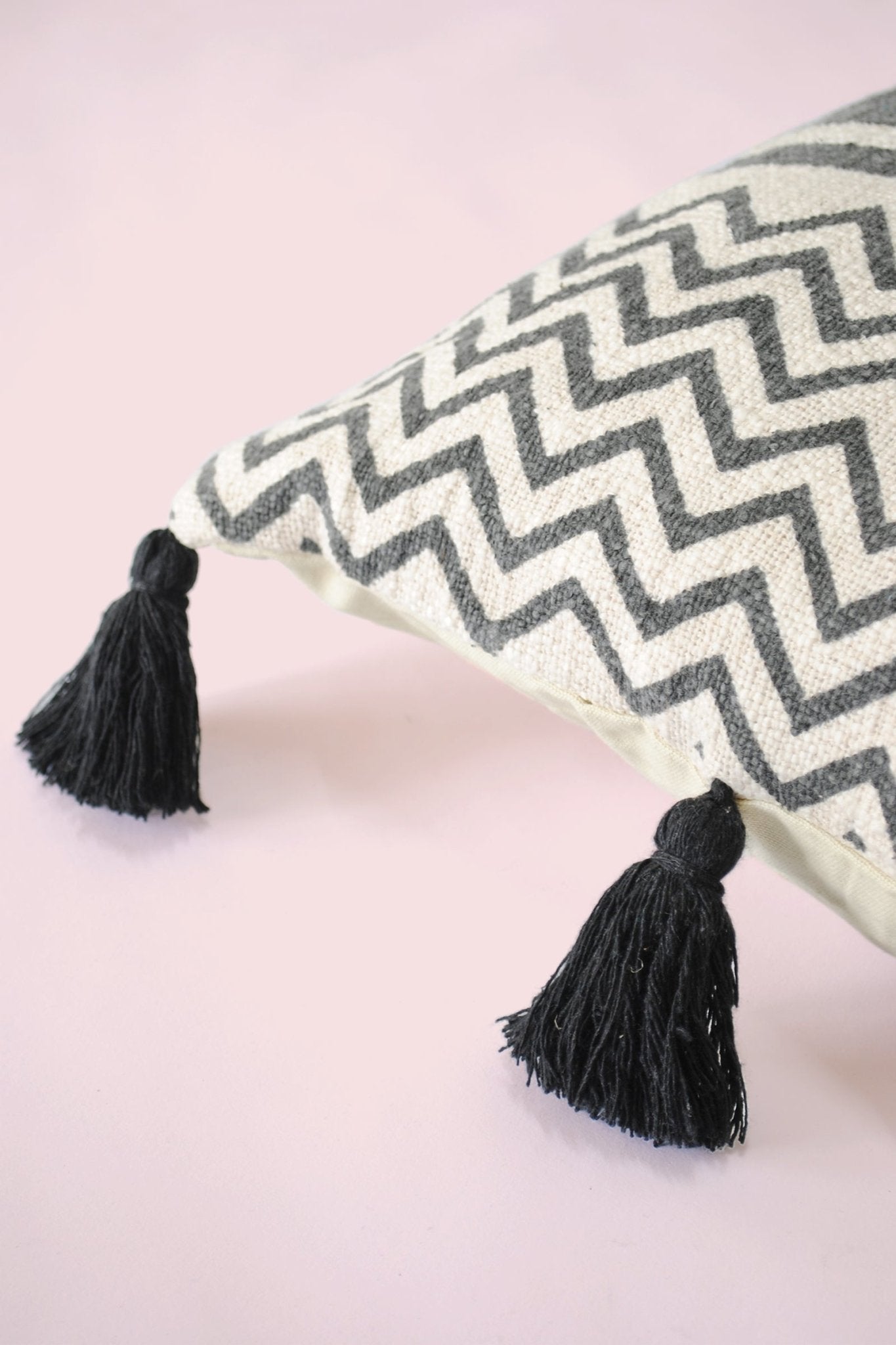 EBRIMAN - LUMBAR CUSHION COVER - ART AVENUE
