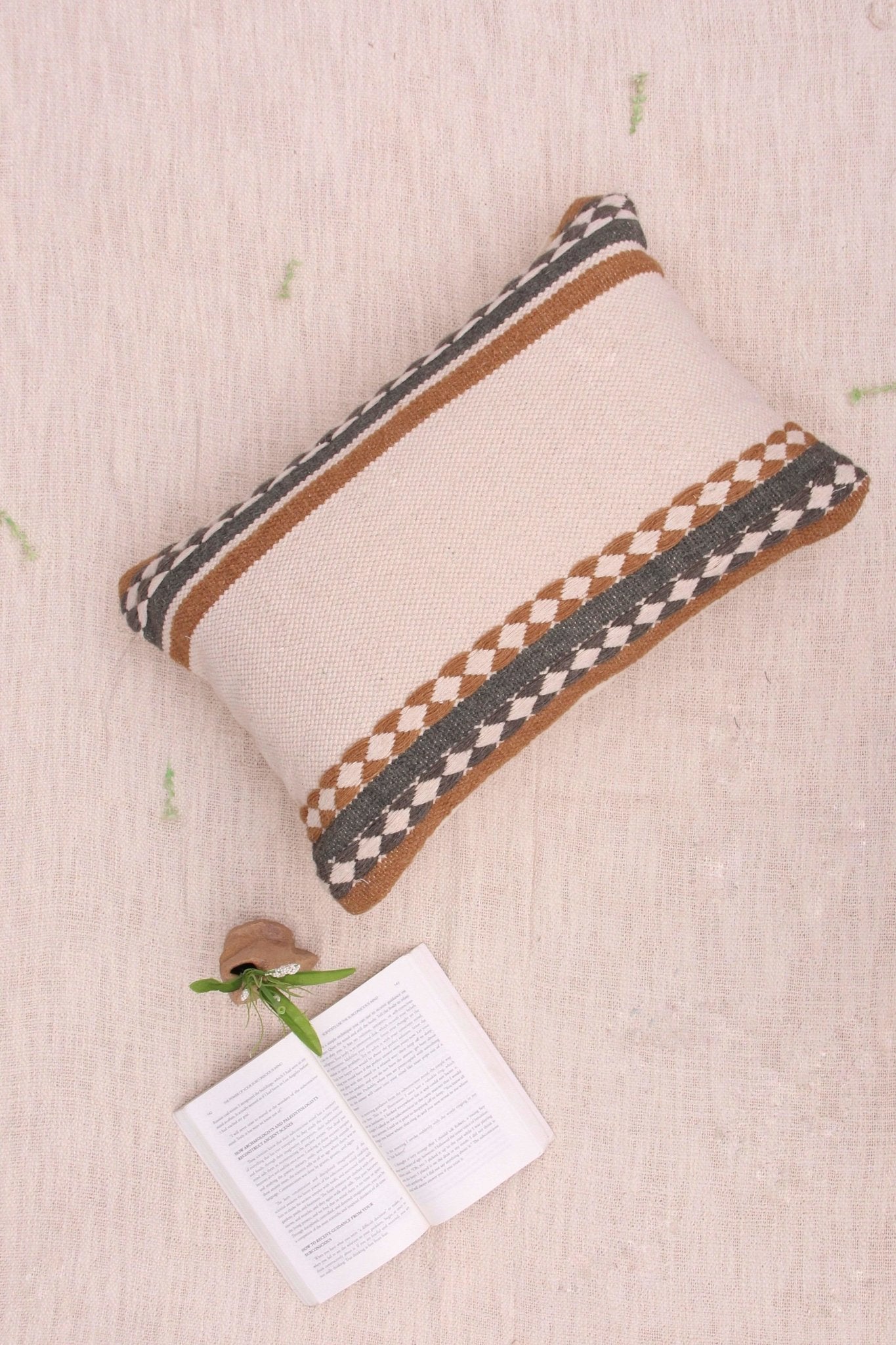 ECRU - LUMBAR CUSHION COVER -IVORY - ART AVENUE