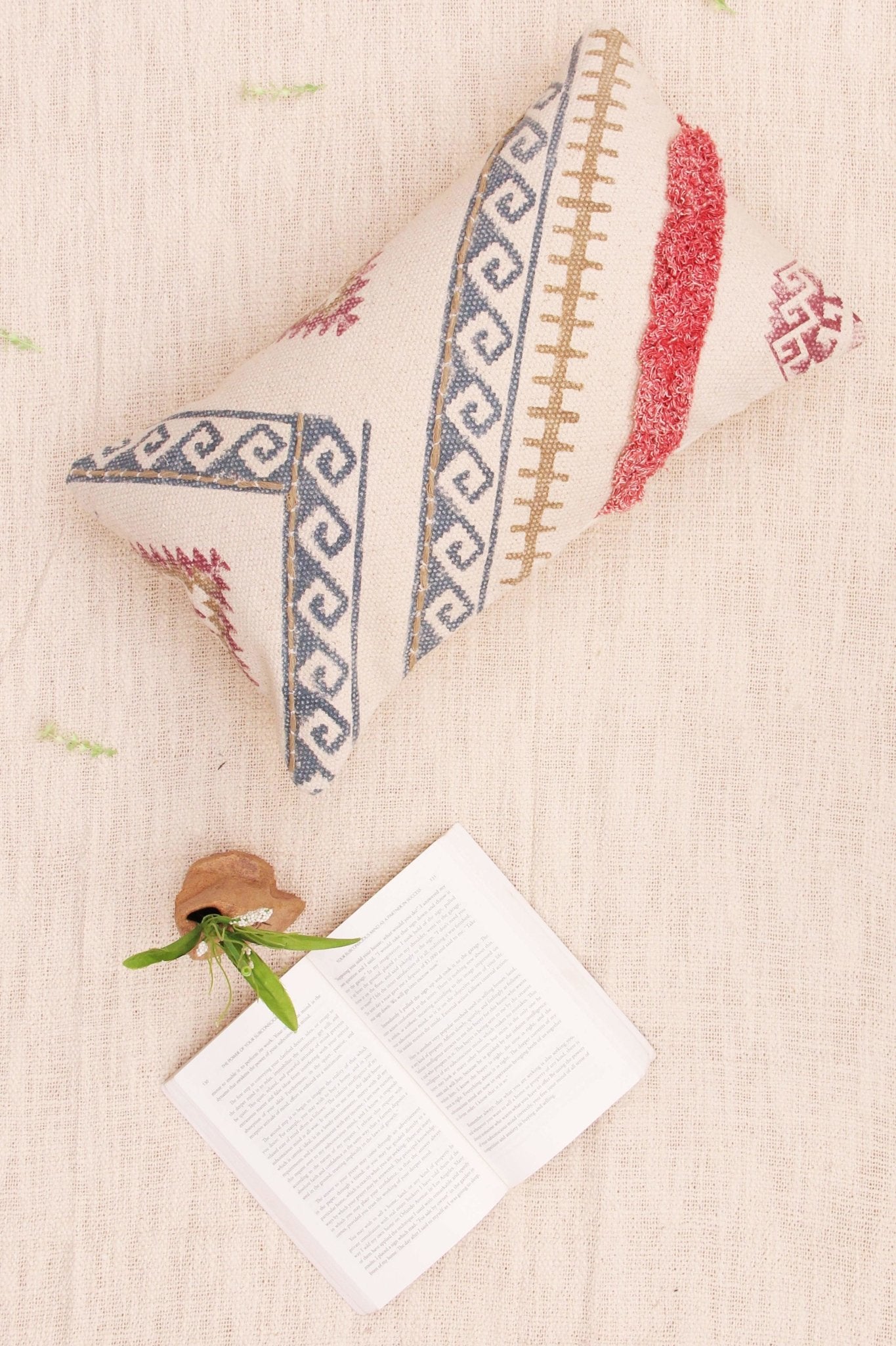 FENCE - LUMBAR CUSHION COVER -WHITE - ART AVENUE