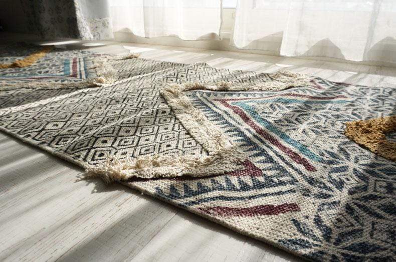 Gateway block-printed floor runner close-up — Art Avenue India