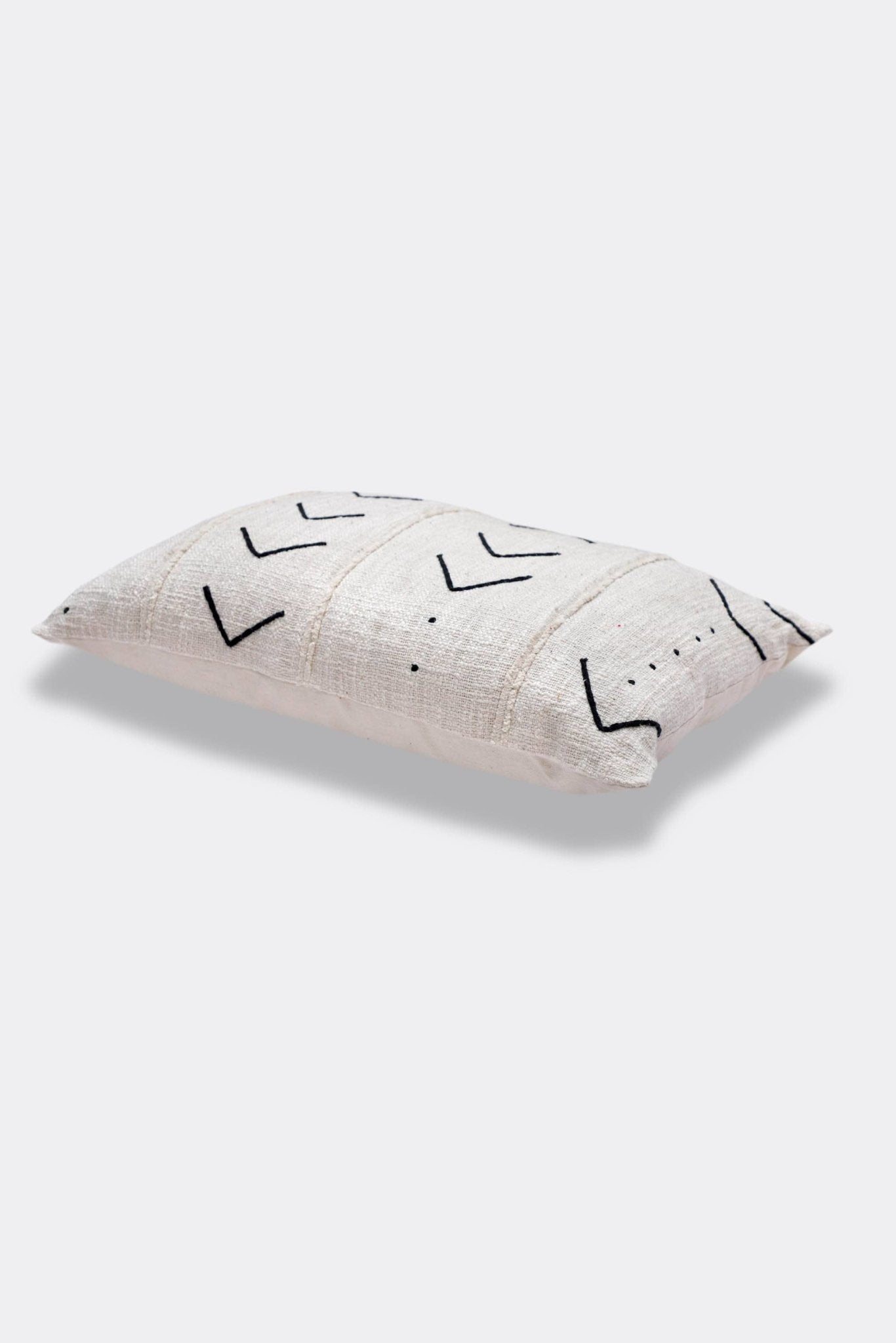 LOUIS - LUMBAR CUSHION COVER - BLACK - ART AVENUE