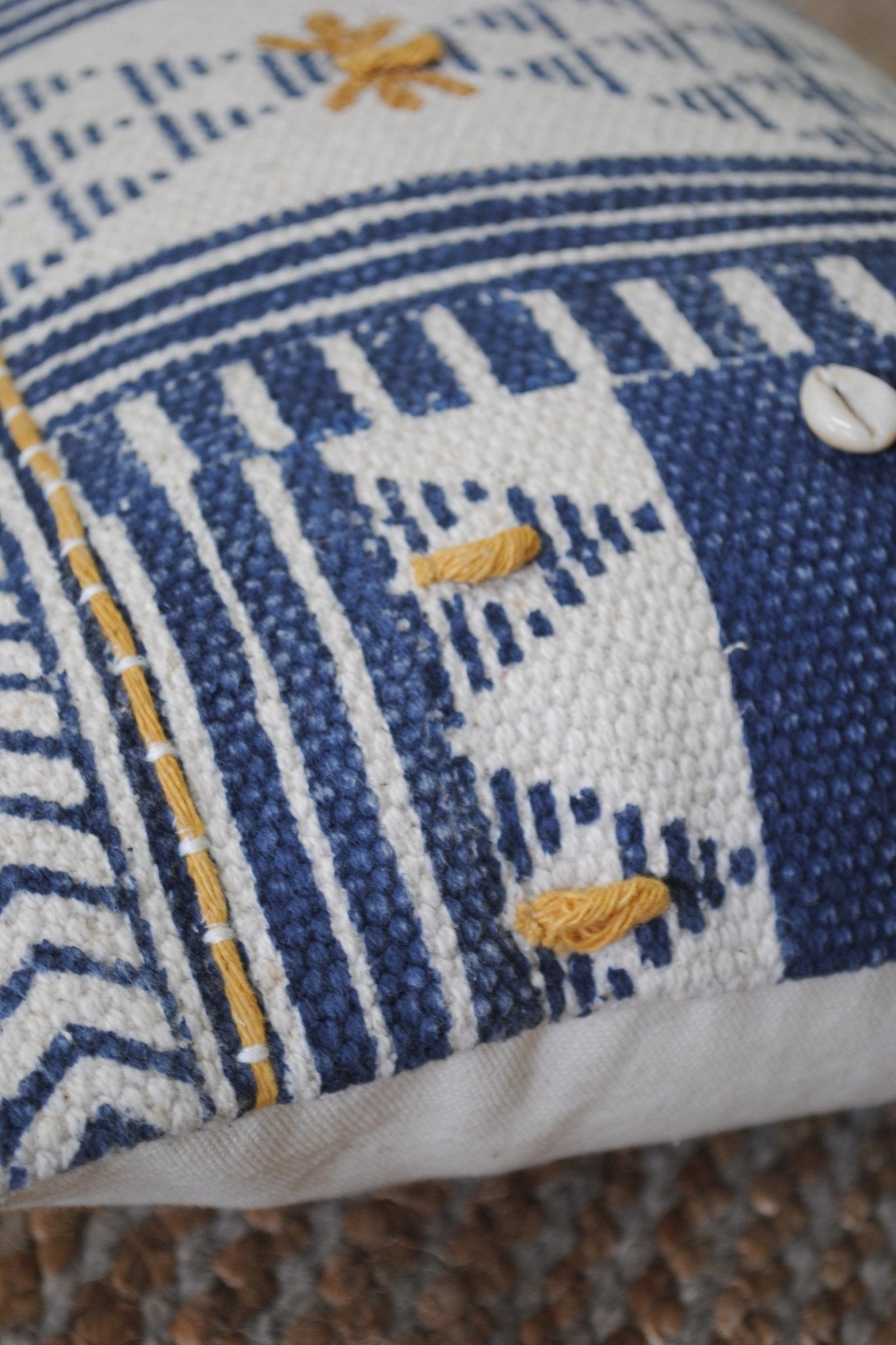 MAYORI - LUMBAR CUSHION COVER - ART AVENUE
