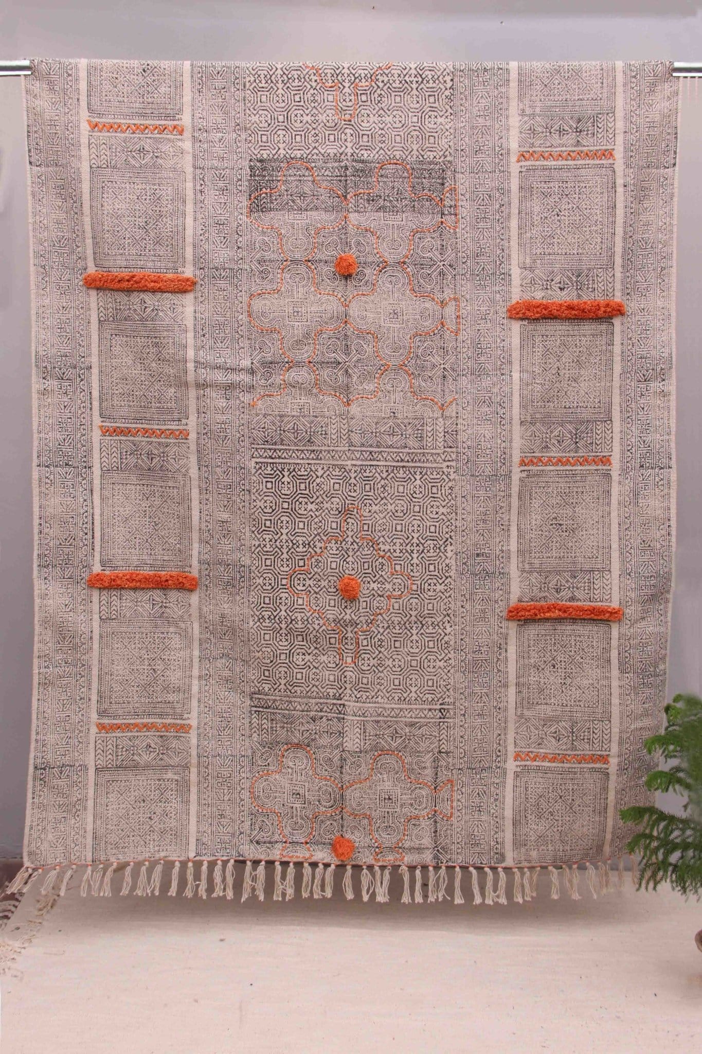 Block-Printed Cotton Dhurrie Rug in Dark Grey Modern — Art Avenue