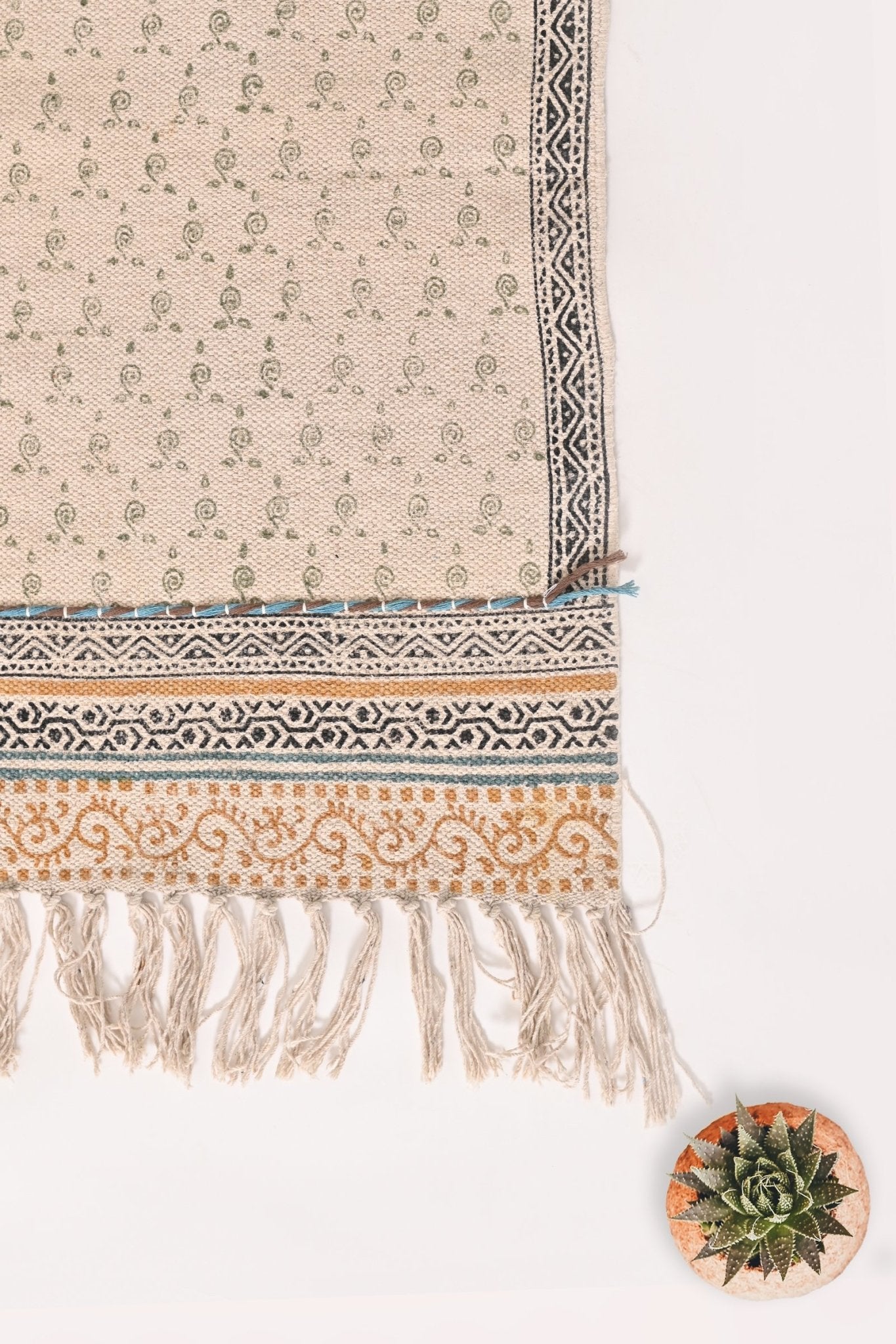 TARQUIN -BLOCK PRINTED FLOOR RUNNER - OFF WHITE - ART AVENUE