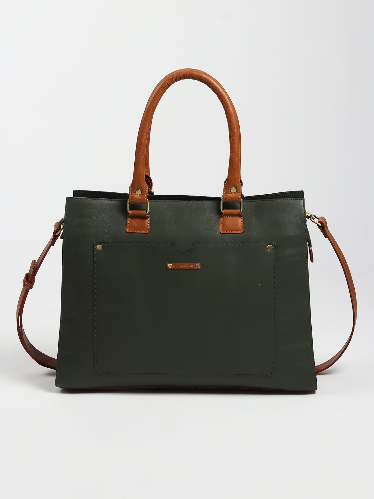 Olivia laptop bag on shoulder — Art Avenue