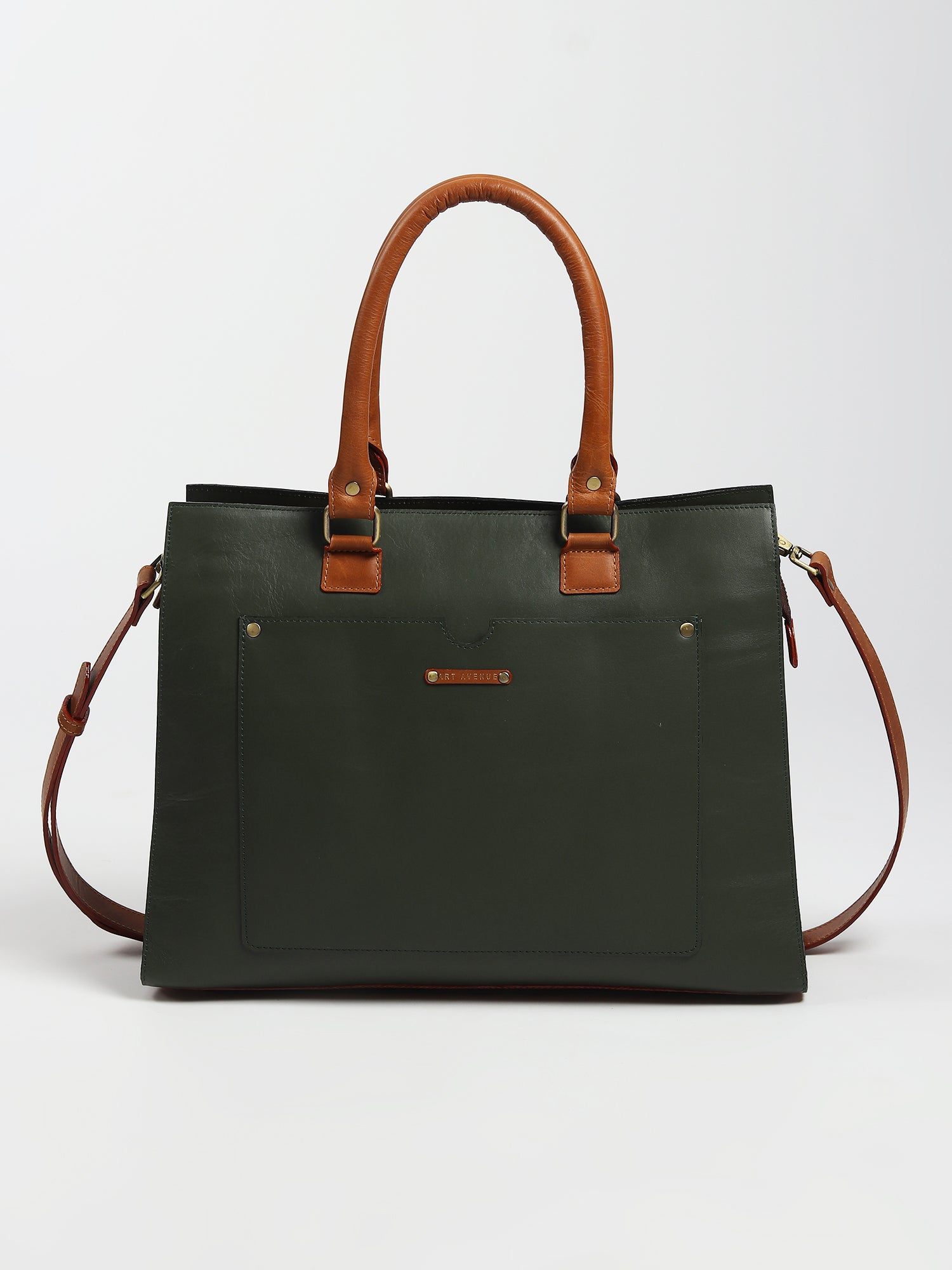 Olivia laptop bag on shoulder — Art Avenue