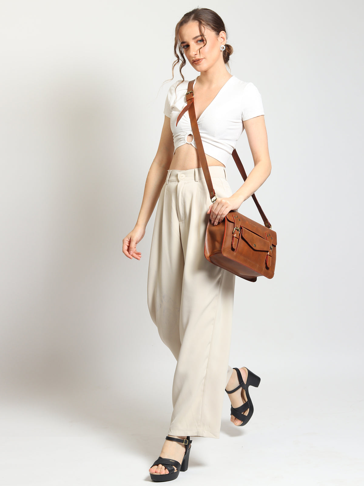 Obsidian leather sling bag — Art Avenue