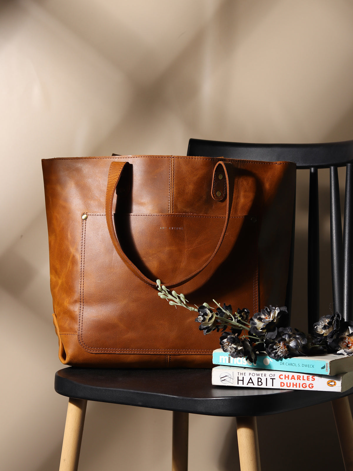 Kier leather handbag interior — Art Avenue
