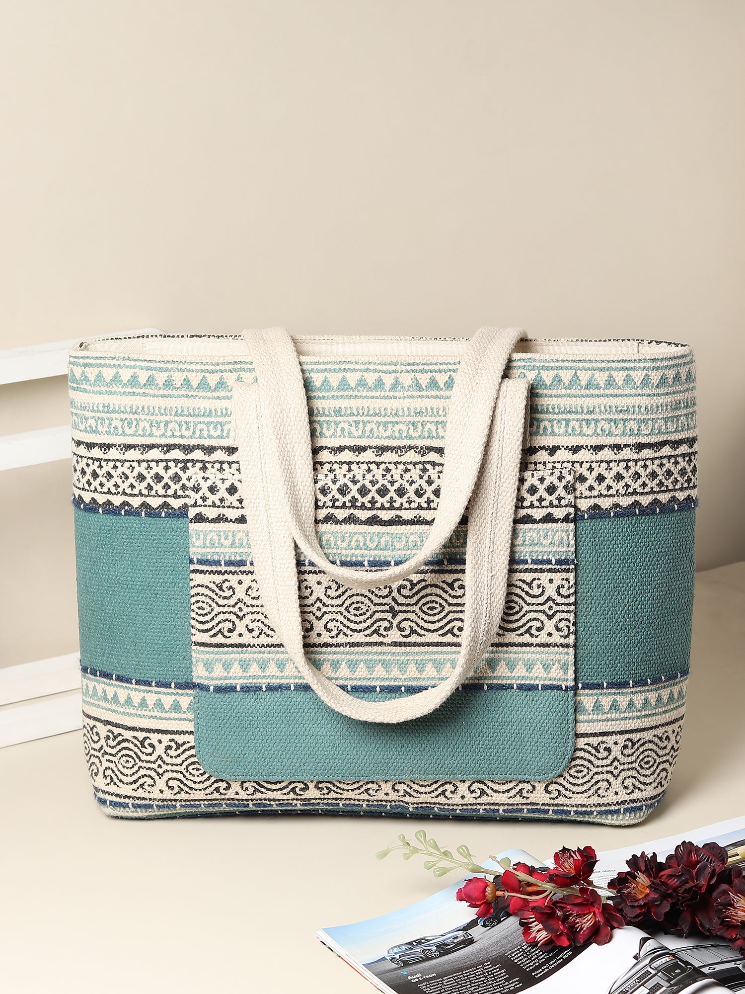 Susan tote bag print detail — Art Avenue