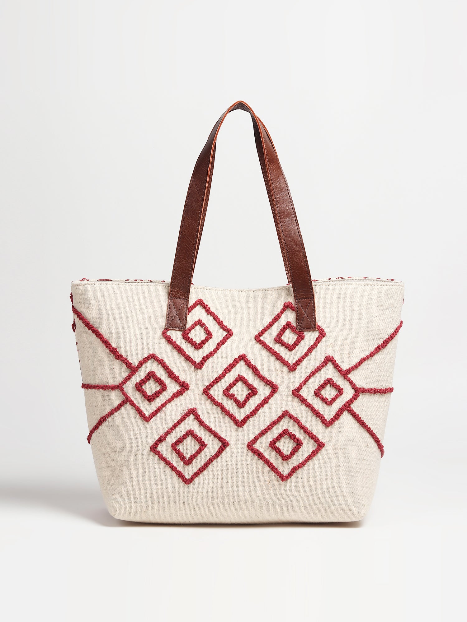 Yibing cotton tote bag lifestyle — Art Avenue