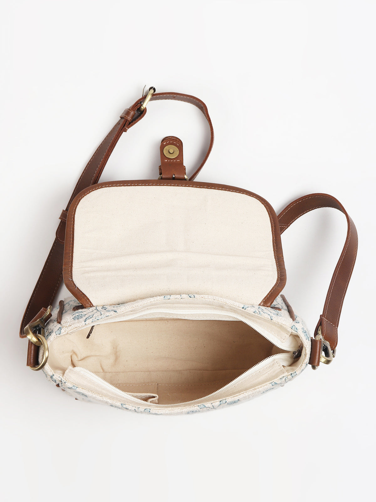 Carter sling bag lifestyle — Art Avenue