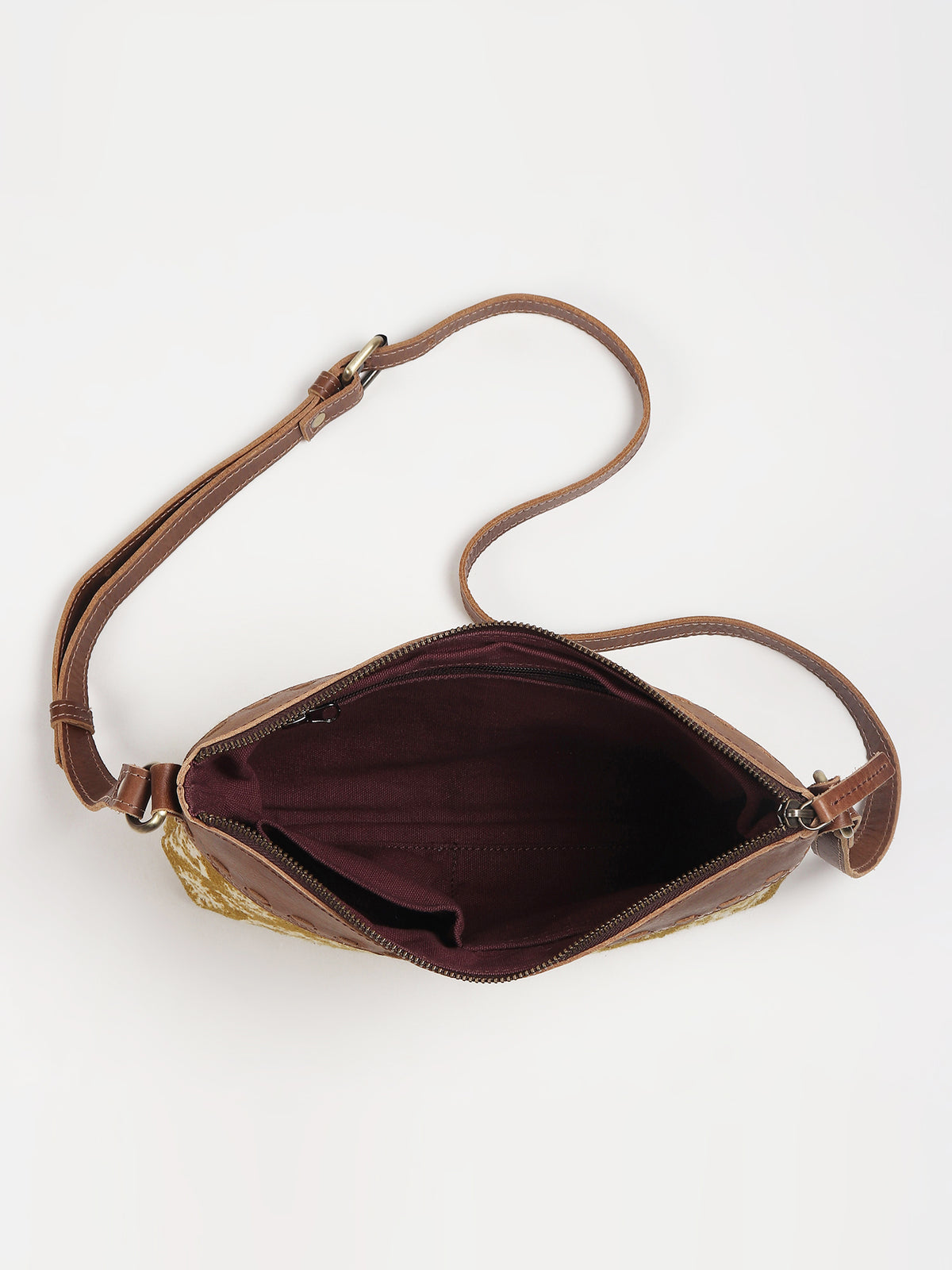 Ayla sling bag lifestyle — Art Avenue