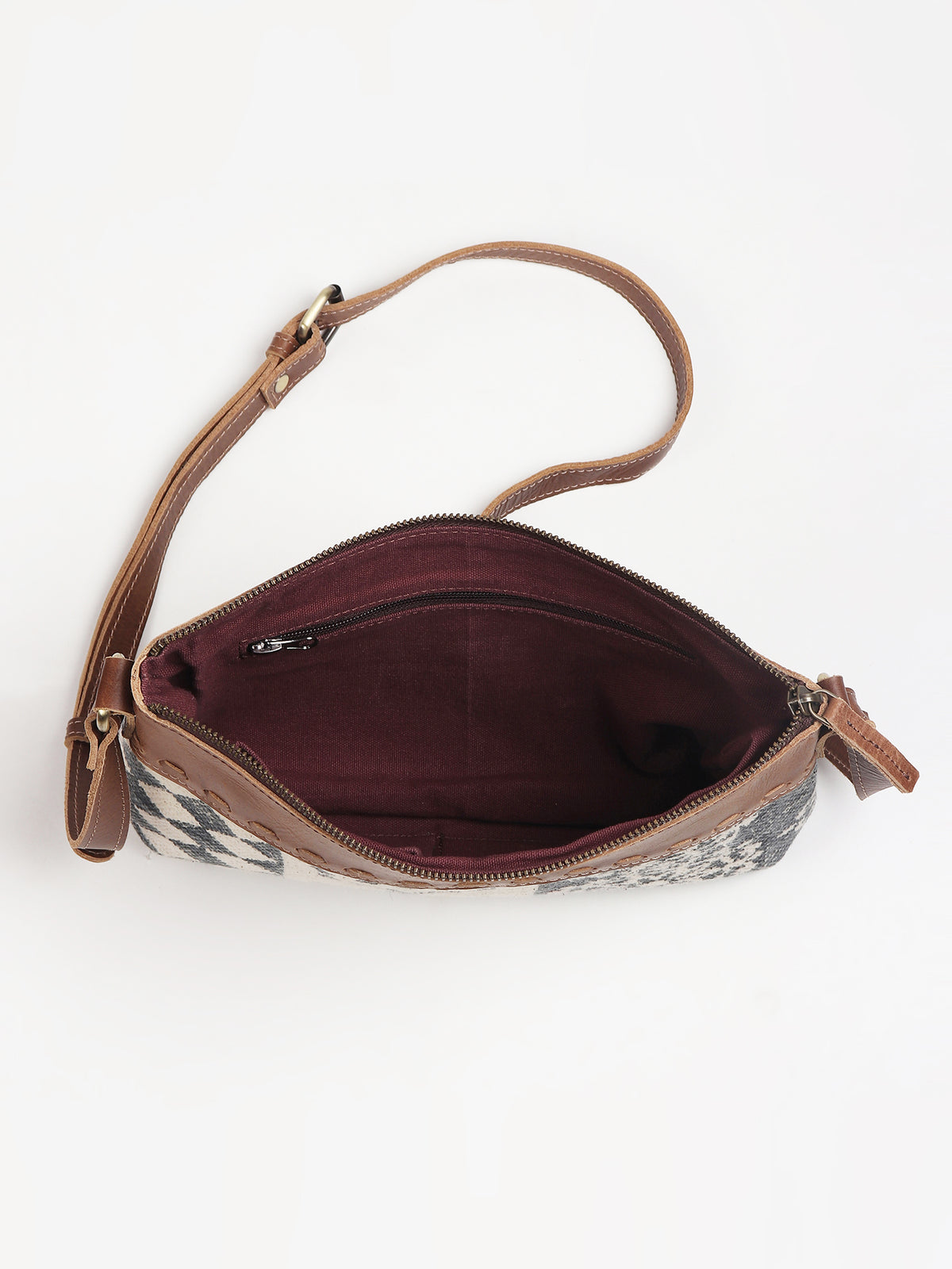 Charlotte sling bag lifestyle — Art Avenue