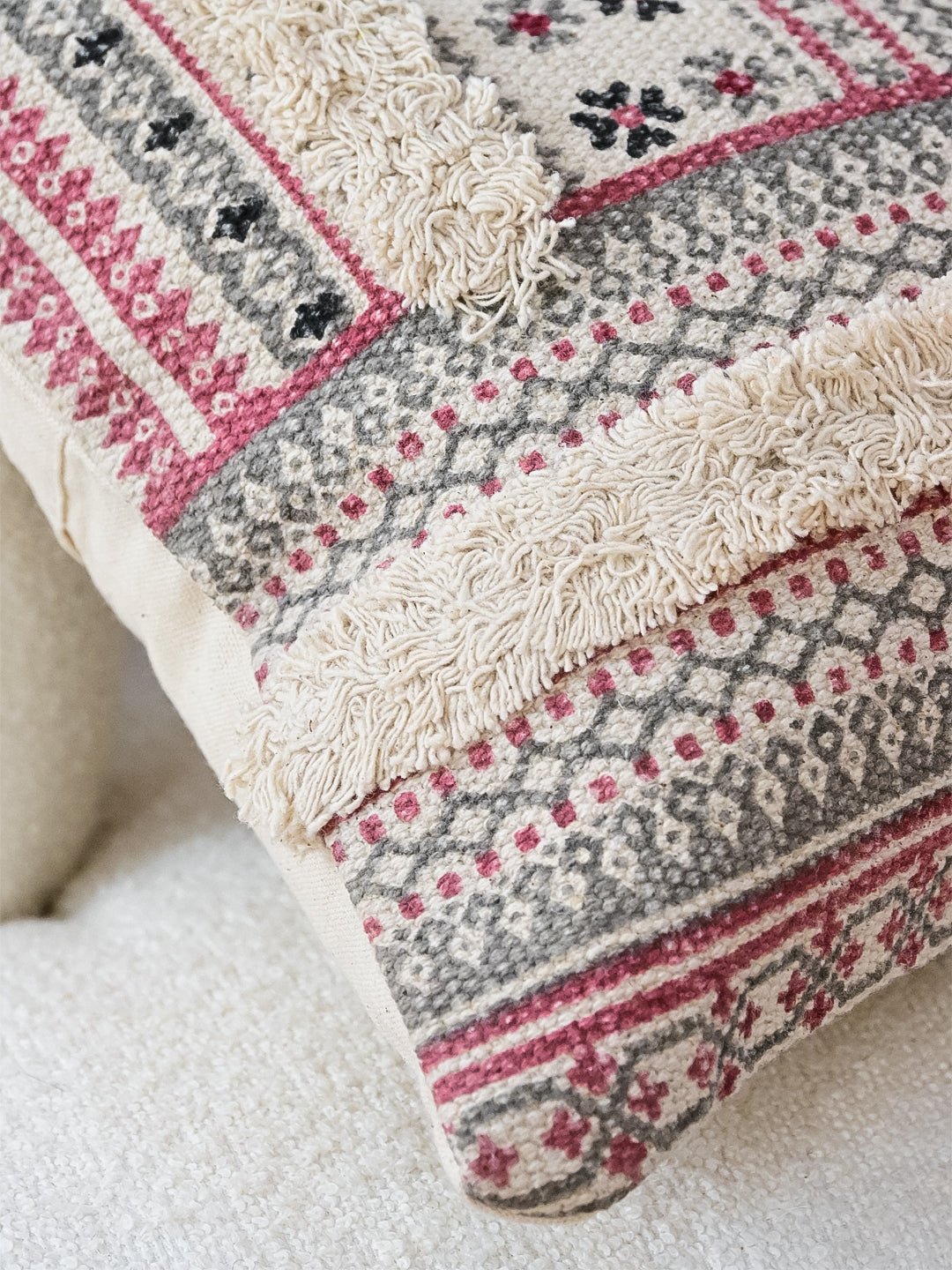 STRIATA- LUMBAR CUSHION COVER - ART AVENUE
