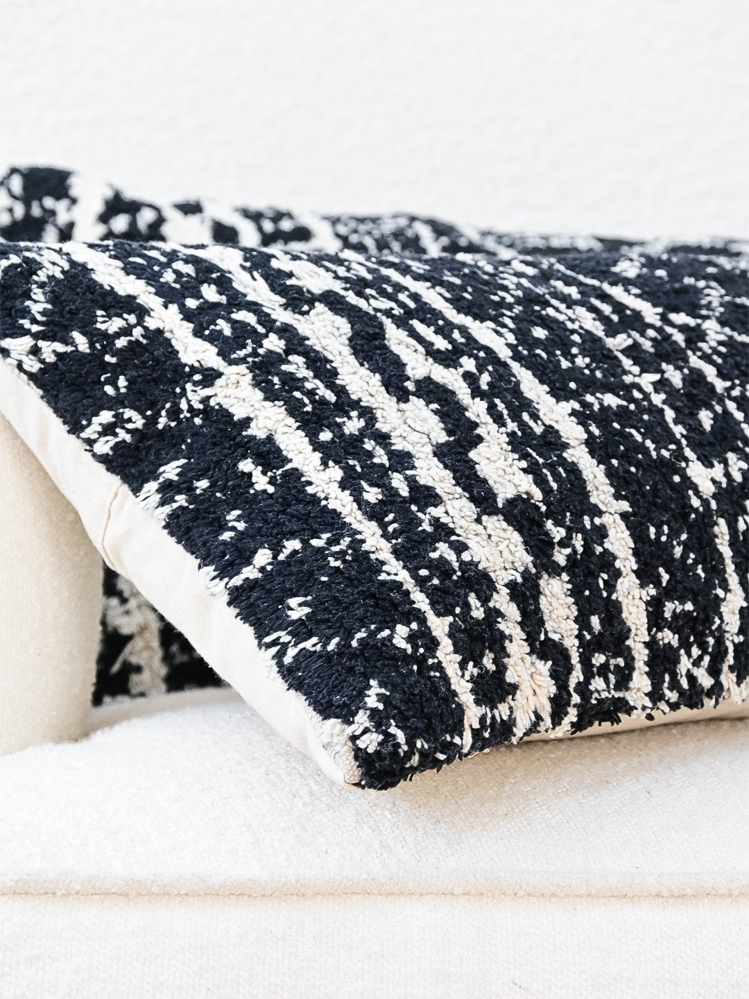 PRYOR - LUMBAR CUSHION COVER - ART AVENUE