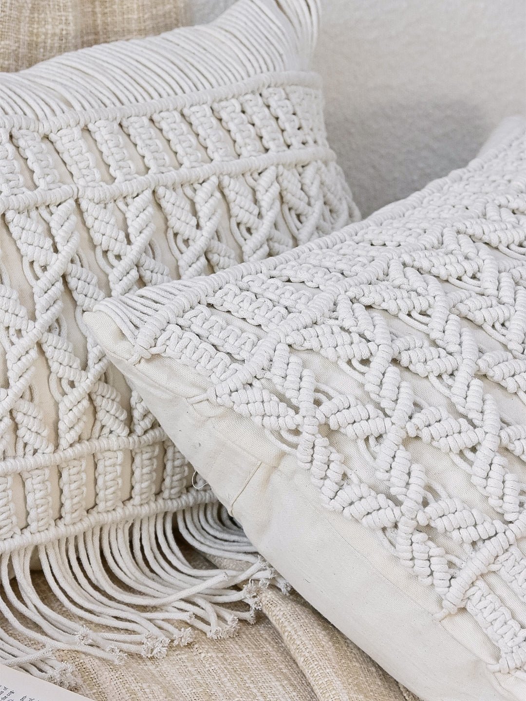 PRISSY - LUMBAR CUSHION COVER - ART AVENUE