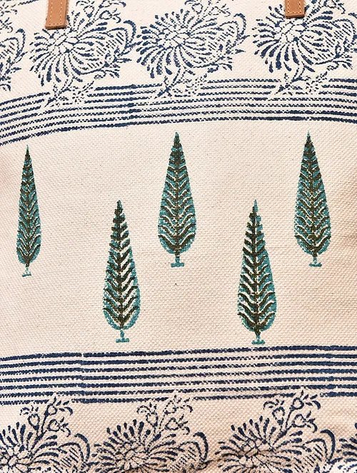 Zoic cotton tote bag lifestyle — Art Avenue