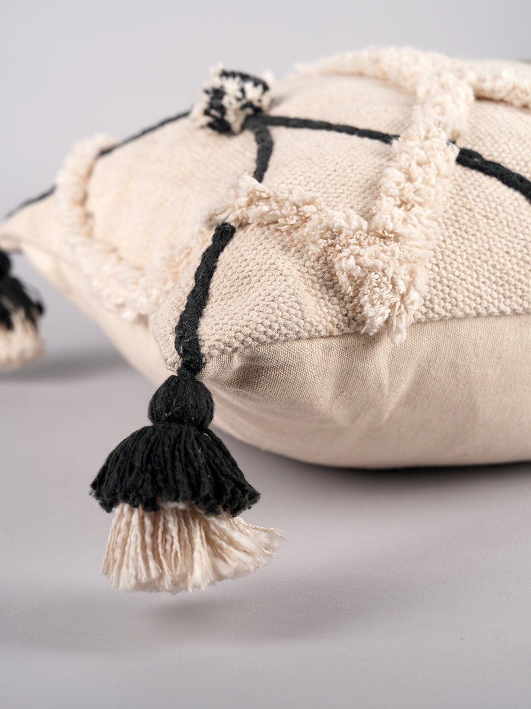 KAIRU - LUMBAR CUSHION CO0VER - ART AVENUE