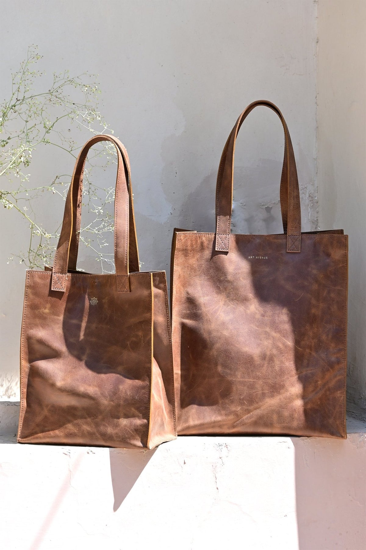 Freebie leather tote bag lifestyle — Art Avenue