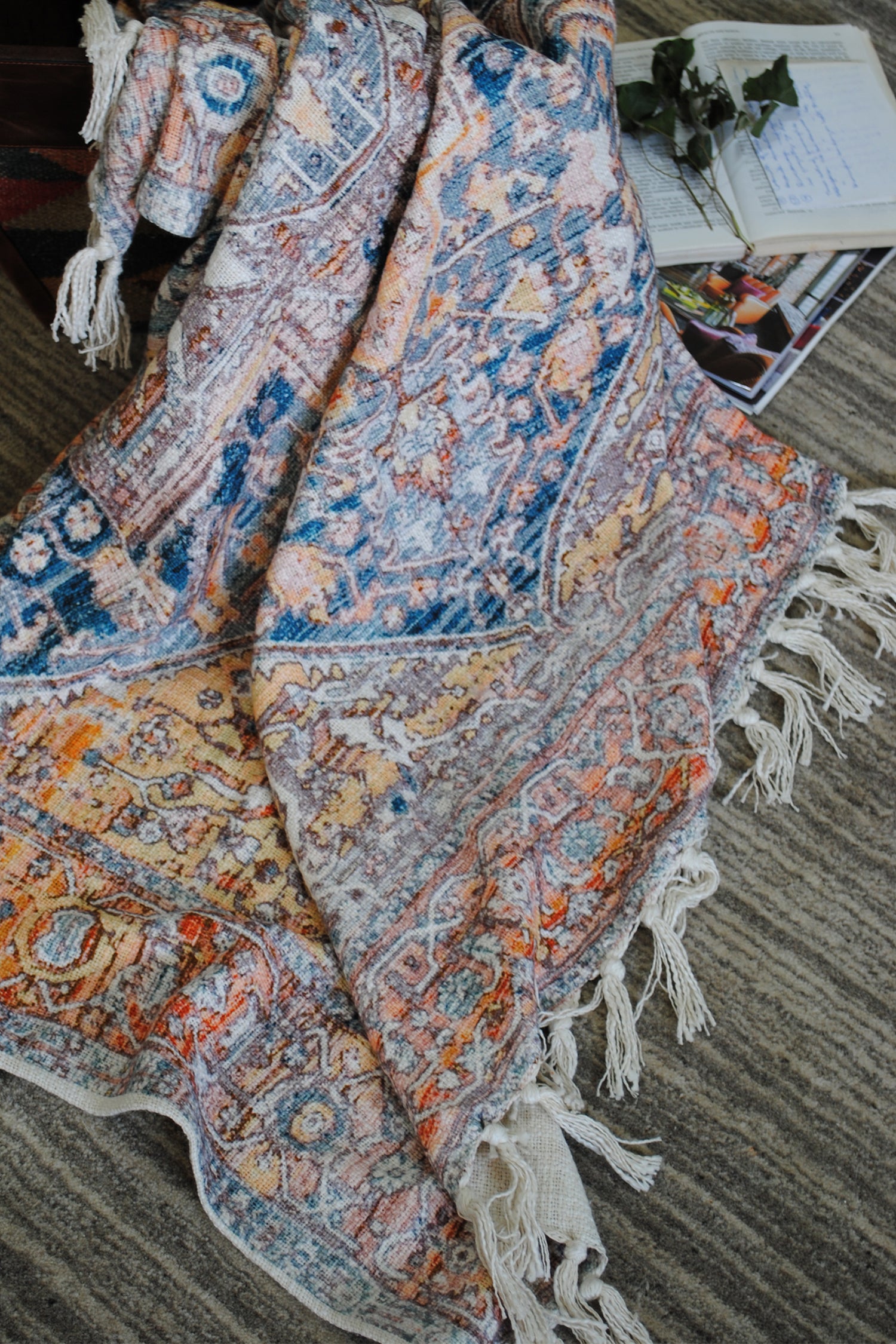 KRISTEN - PRINTED  THROWS - ART AVENUE