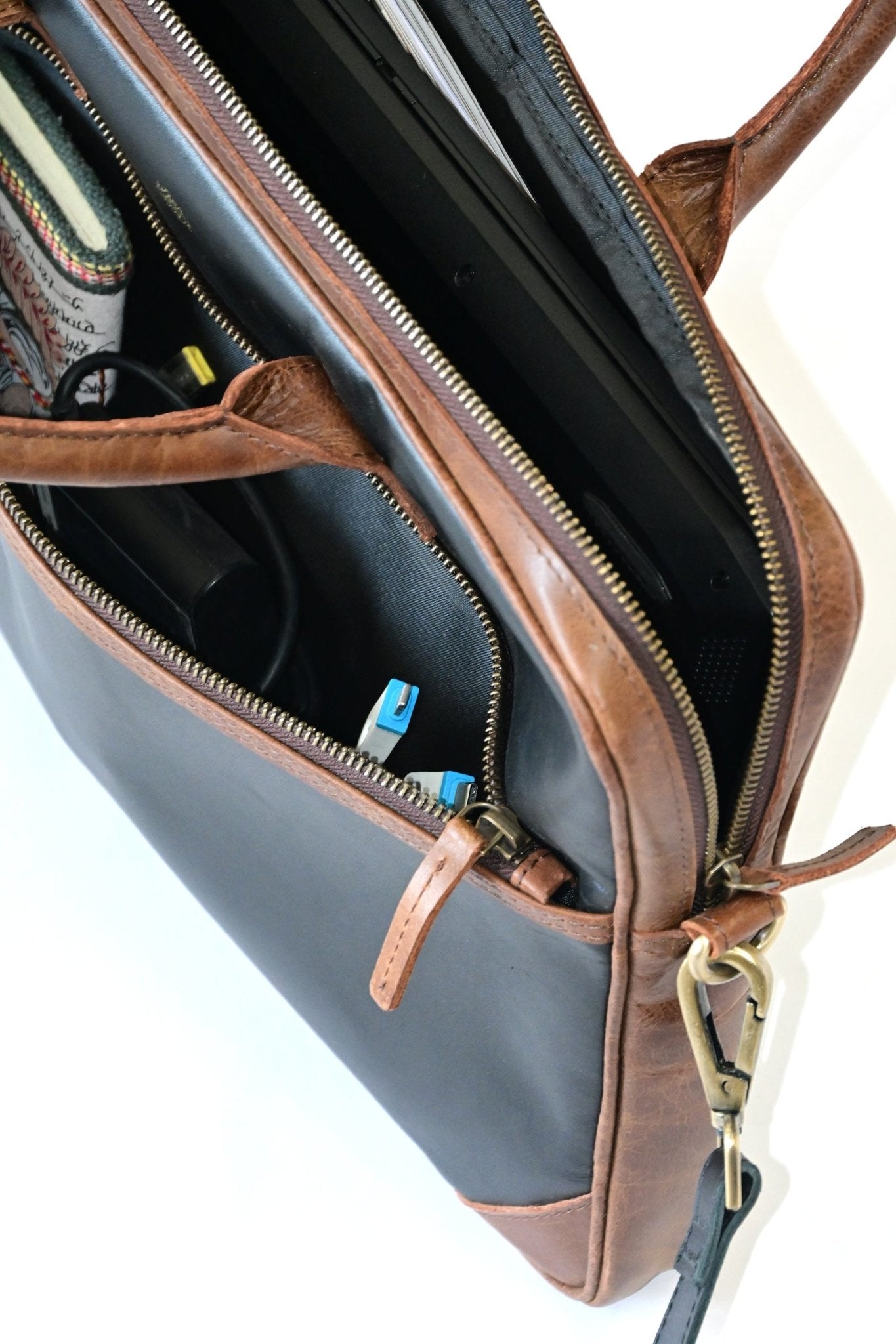 ALITE - LEATHER LAPTOP BAG - ART AVENUE