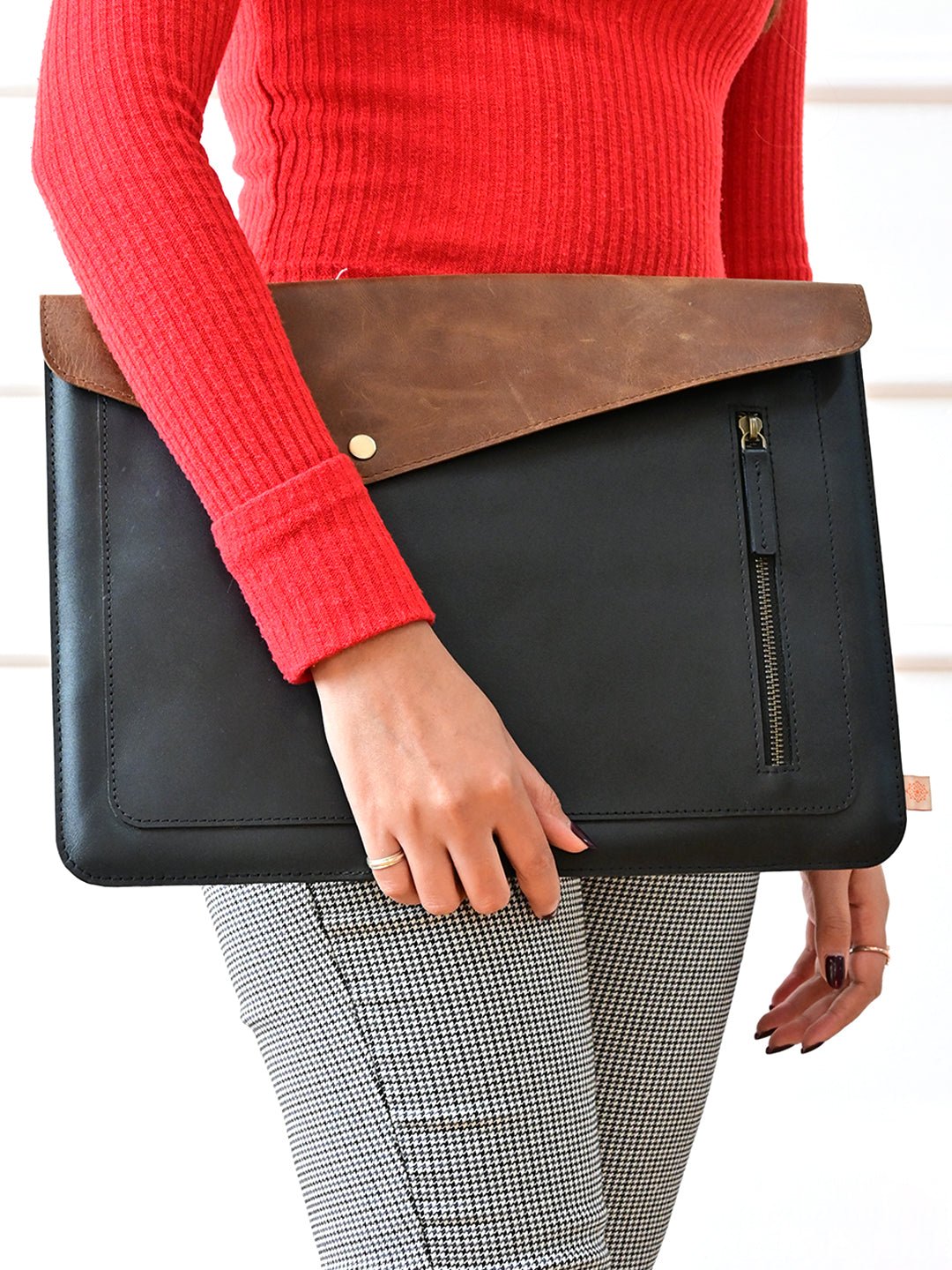 ABAZE - LEATHER LAPTOP SLEEVE - ART AVENUE