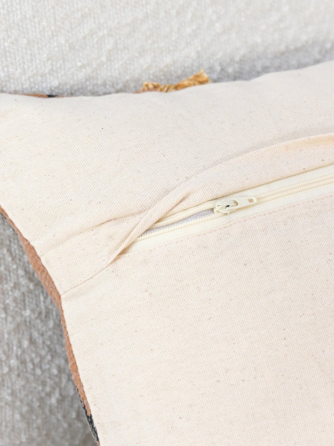 ARUM-LUMBAR CUSHION COVER - ART AVENUE