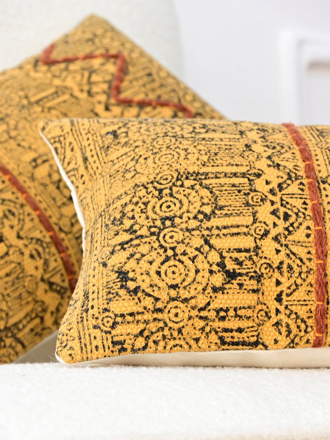 GERANIUM - LUMBAR CUSHION COVER - ART AVENUE