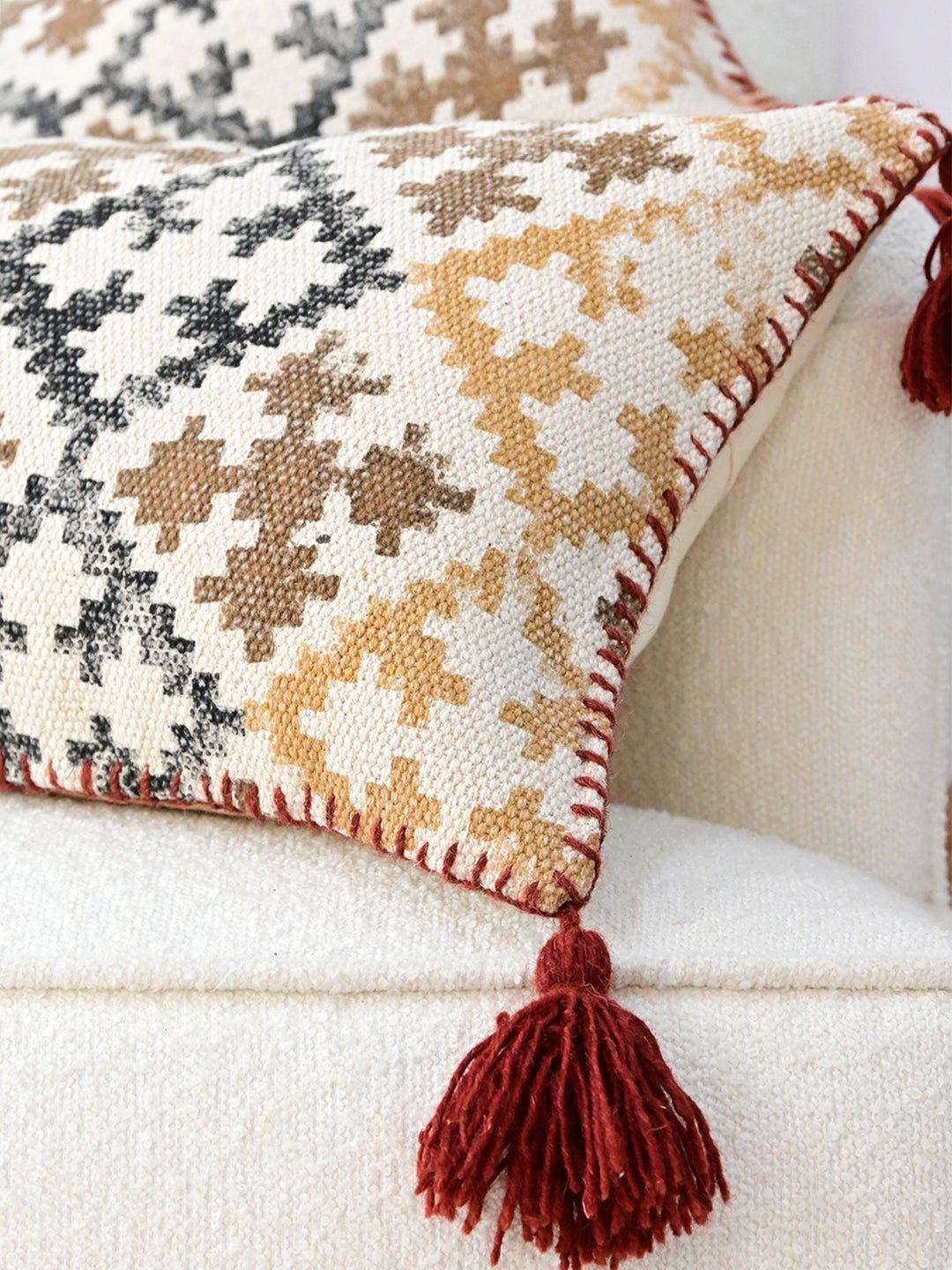 DEBONAIR-LUMBAR CUSHION COVER - ART AVENUE