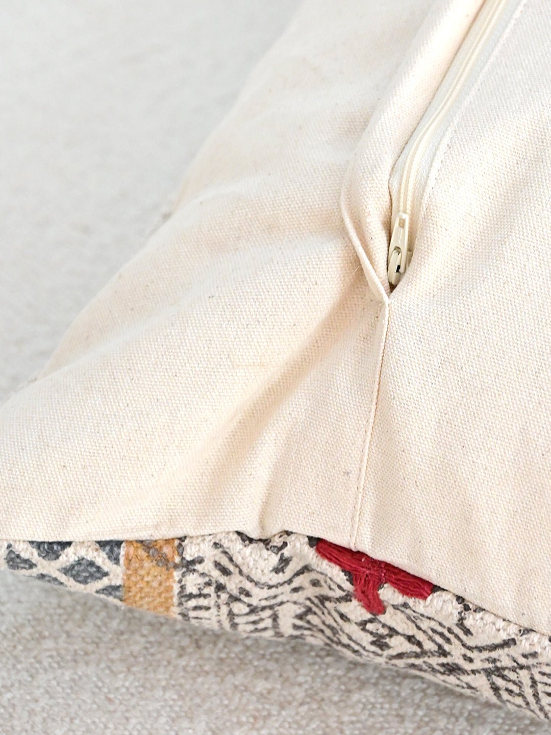 AMYTAL-LUMBAR CUSHION COVER - ART AVENUE